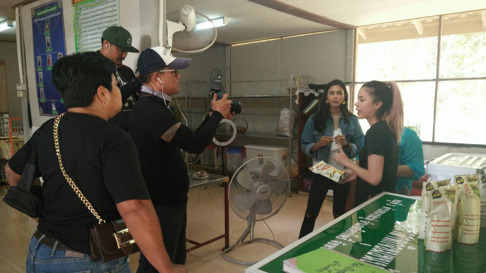 พช.ปัตตานี เตรียมความพร้อมกลุ่มวิสาหกิจชุมชนบ้านกล้วย ถ่ายทำวีดีโอประชาสัมพันธ์กลุ่มอาชีพที่ประสบความสำเร็จ ฯ