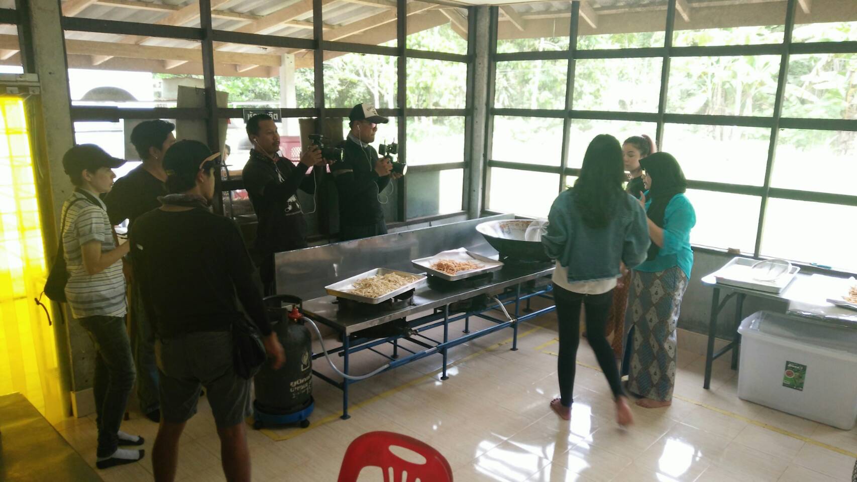 พช.ปัตตานี เตรียมความพร้อมกลุ่มวิสาหกิจชุมชนบ้านกล้วย ถ่ายทำวีดีโอประชาสัมพันธ์กลุ่มอาชีพที่ประสบความสำเร็จ ฯ