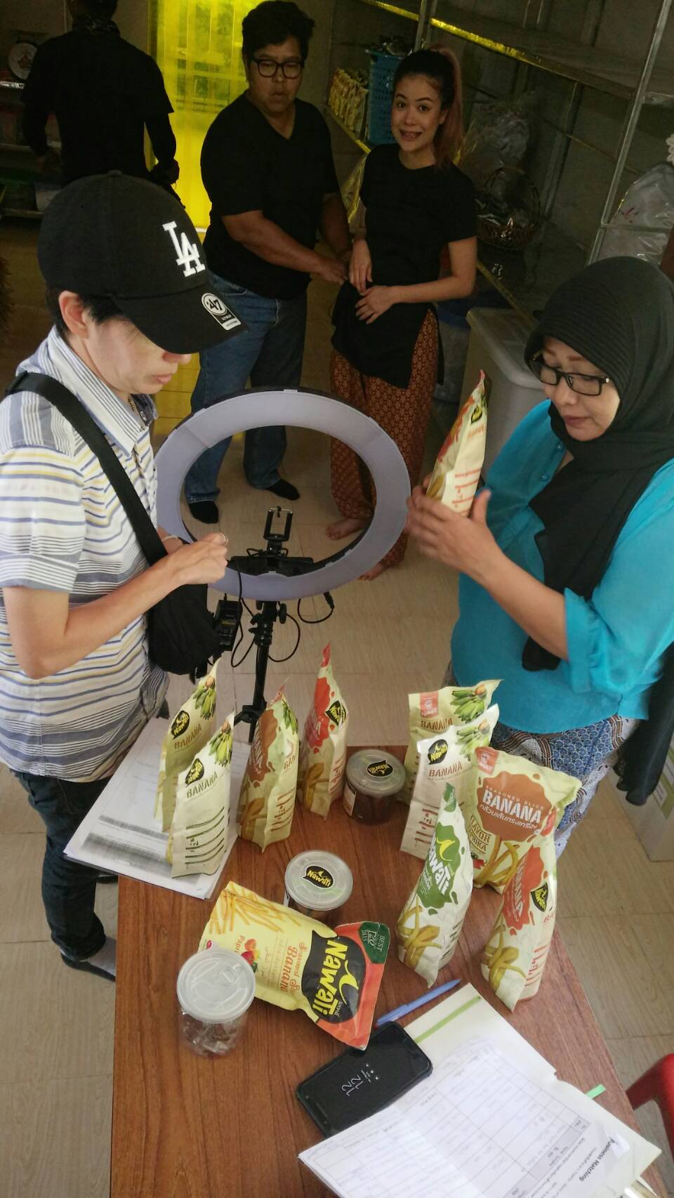 พช.ปัตตานี เตรียมความพร้อมกลุ่มวิสาหกิจชุมชนบ้านกล้วย ถ่ายทำวีดีโอประชาสัมพันธ์กลุ่มอาชีพที่ประสบความสำเร็จ ฯ