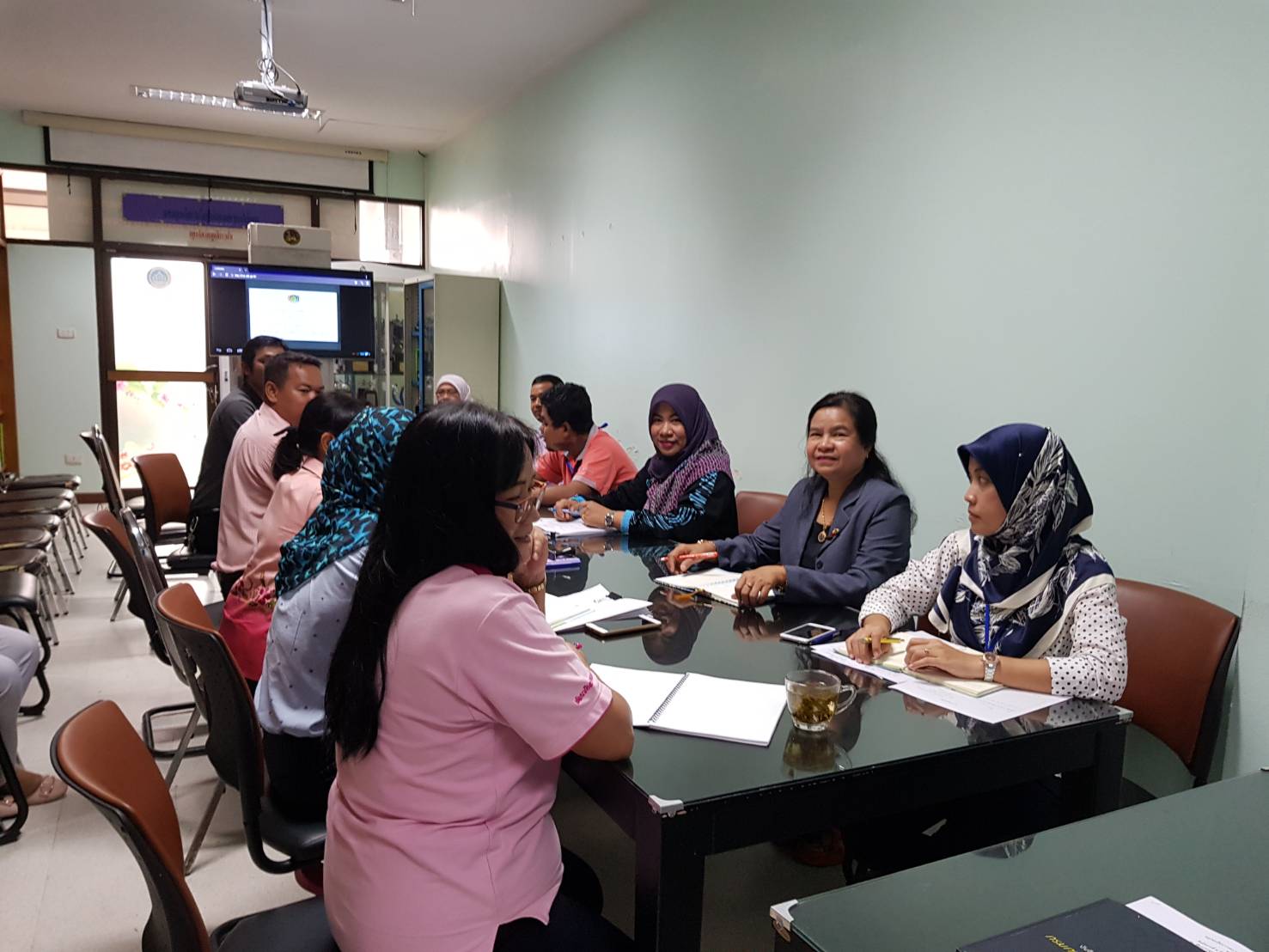 พช.ปัตตานี เข้าร่วมรับฟังการประชุมกรมการพัฒนาชุมชน ครั้งที่ 5/2561 ผ่านระบบคอนเฟอร์เร้นซ์ (Video Conference)