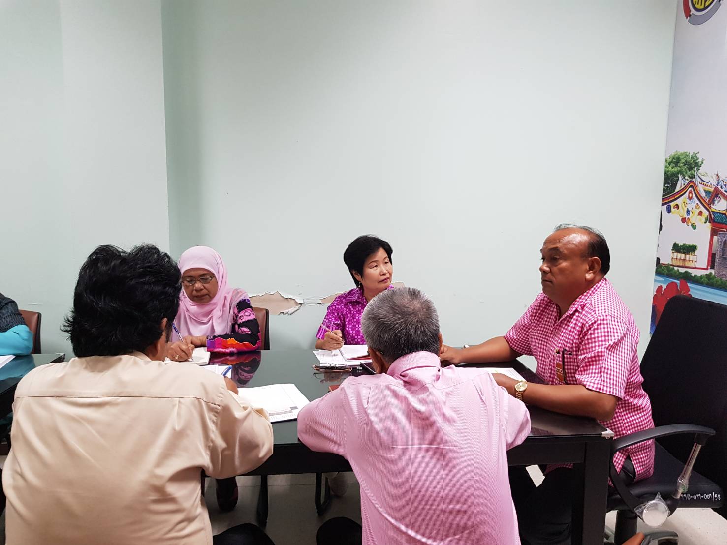 พช.ปัตตานี ประชุมเตรียมความพร้อมการจัดงานแสดงสินค้าวัฒนธรรม ของดีเมืองตานีและงานกาชาดจังหวัดปัตตานี ประจำปี 2561