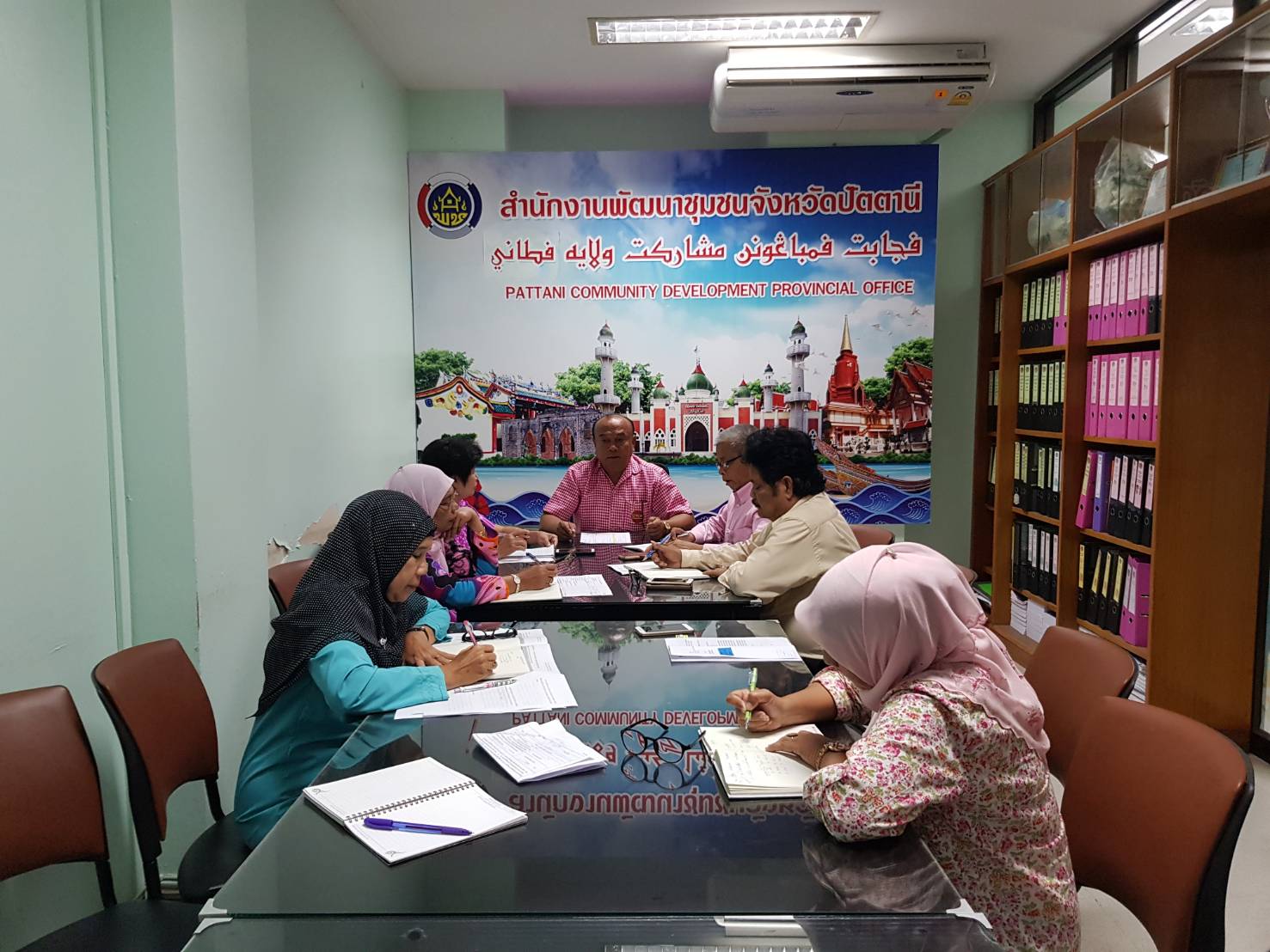 พช.ปัตตานี ประชุมเตรียมความพร้อมการจัดงานแสดงสินค้าวัฒนธรรม ของดีเมืองตานีและงานกาชาดจังหวัดปัตตานี ประจำปี 2561