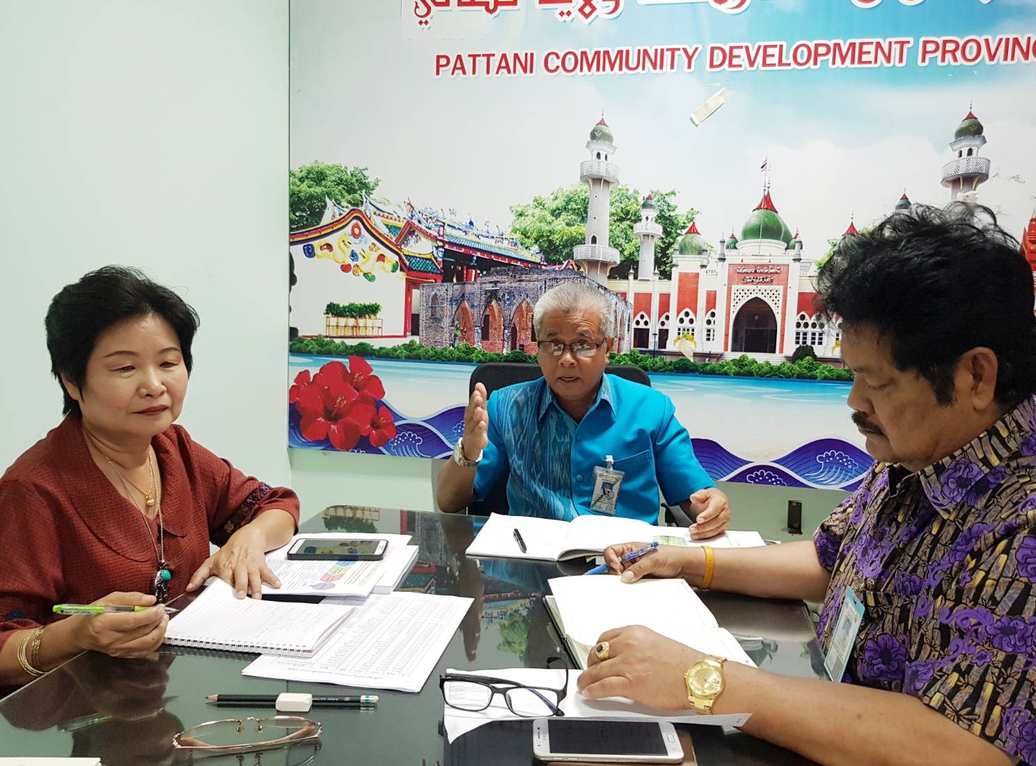 พช.ปัตตานี ประชุมเตรียมความพร้อมการจัดงานแสดงสินค้าวัฒนธรรม ของดีเมืองตานีและงานกาชาดจังหวัดปัตตานี ประจำปี 2561
