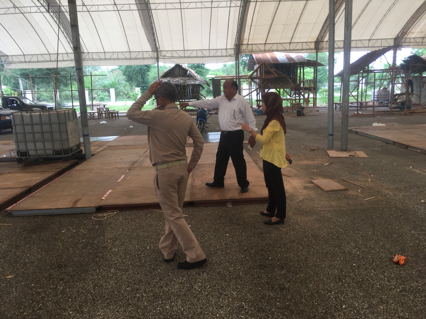 พช.ปัตตานี ลงพื้นที่ตรวจสถานที่การจัดงานแสดงสินค้า วัฒนธรรม ของดีเมืองปัตตานีและงานกาชาดจังหวัดปัตตานี ประจำปี 2561