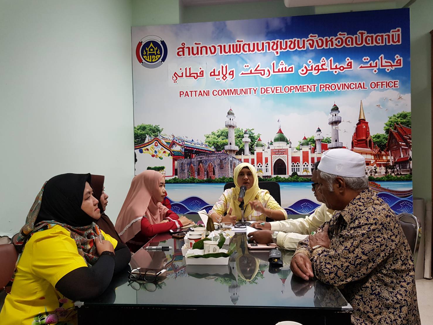 พช.ปัตตานี ประชุมกิจกรรมติดตามและสรุปบทเรียนทีมสนับสนุนขับเคลื่อนสัมมาชีพชุมชนน้อมนำหลักปรัชญาของเศรษฐกิจพอเพียงไปสู่การปฏิบัติระดับจังหวัด