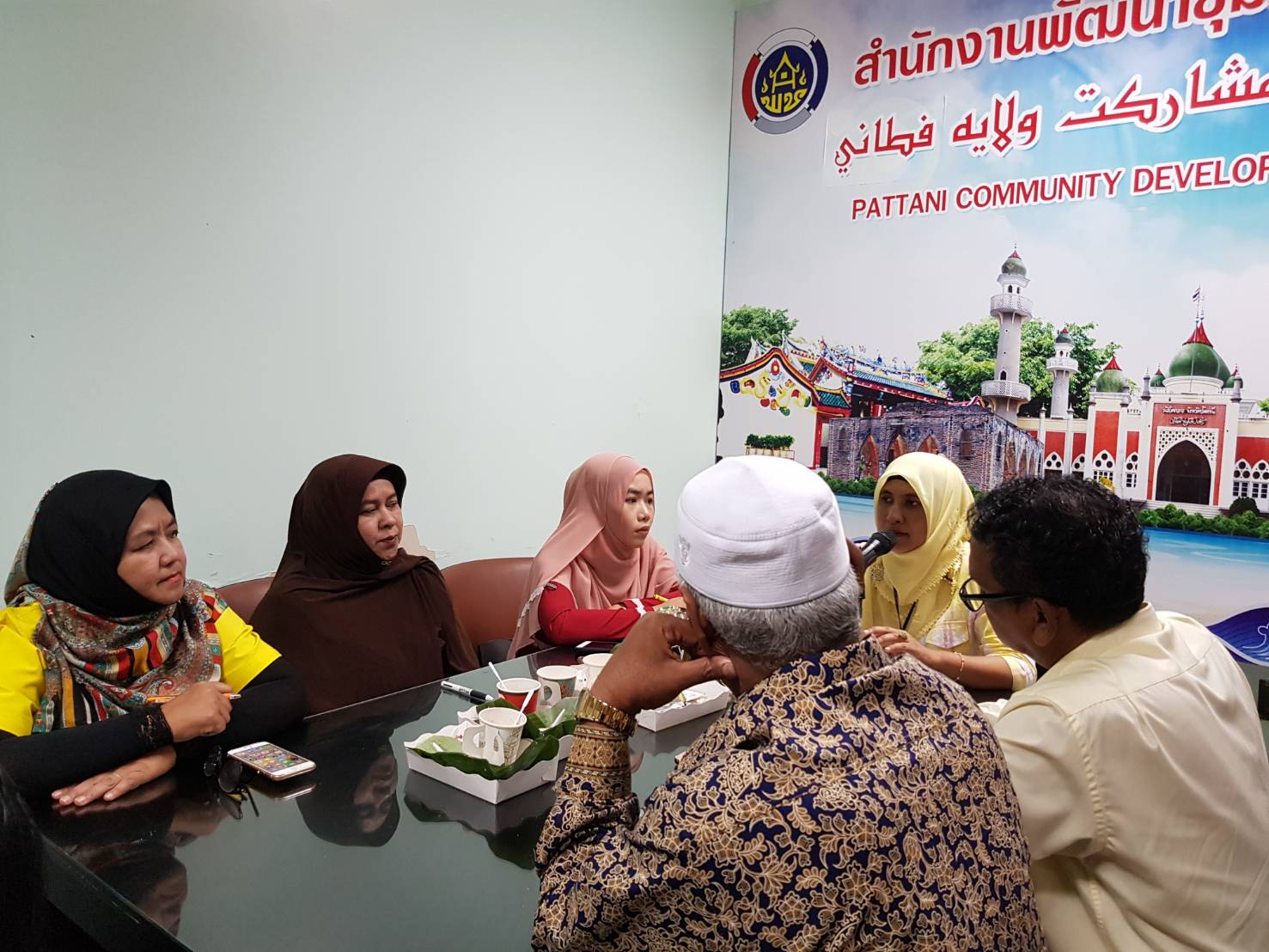 พช.ปัตตานี ประชุมกิจกรรมติดตามและสรุปบทเรียนทีมสนับสนุนขับเคลื่อนสัมมาชีพชุมชนน้อมนำหลักปรัชญาของเศรษฐกิจพอเพียงไปสู่การปฏิบัติระดับจังหวัด