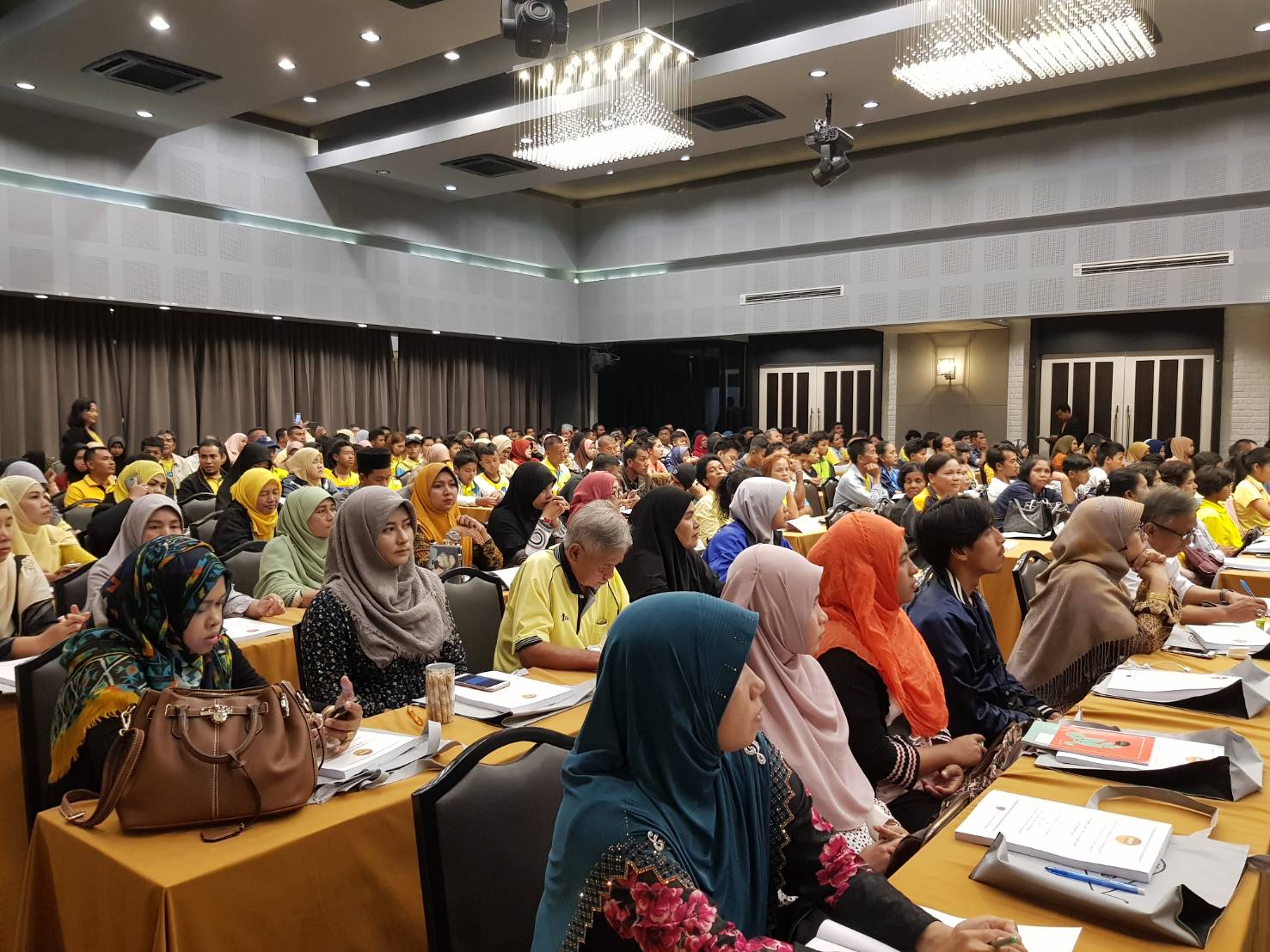 พช.ปัตตานี จัดอบรมพัฒนาบุคลากรด้านการท่องเที่ยวชุมชน กิจกรรม “สร้างมัคคุเทศก์ชุมชน” รุ่นที่ 5 – 8