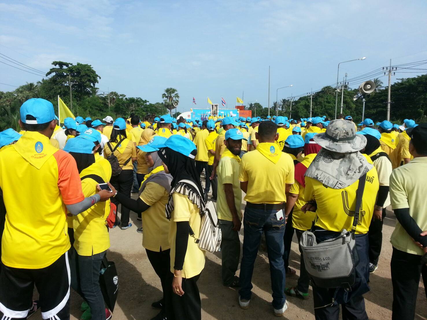 พช.ปัตตานี ร่วมกิจกรรมจิตอาสา “เราทำความ ดี ด้วยหัวใจ” กิจกรรมขุดลอกกำจัดวัชพืชผักตบชวา (คลองโลกาเยาะ)