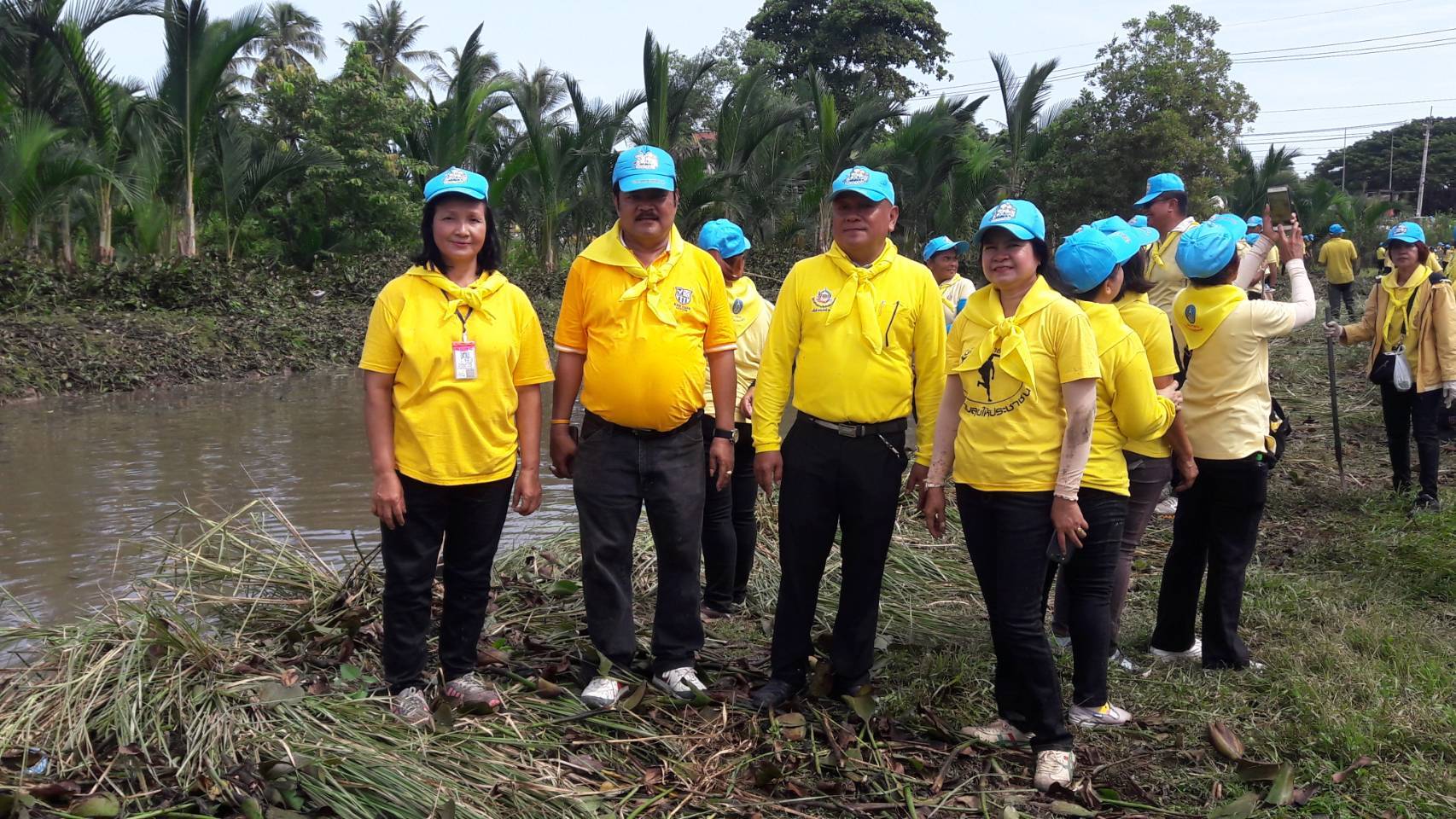 พช.ปัตตานี ร่วมกิจกรรมจิตอาสา “เราทำความ ดี ด้วยหัวใจ” กิจกรรมขุดลอกกำจัดวัชพืชผักตบชวา (คลองโลกาเยาะ)