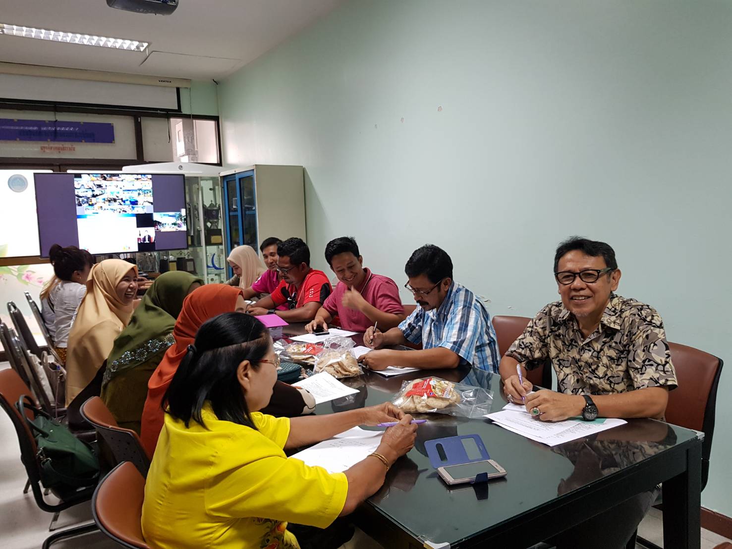 พช.ปัตตานี จัดประชุมผู้ผลิต ผู้ประกอบการ OTOP ที่เข้าร่วมจำหน่ายในงานศิลปาชีพ ประทีปไทย OTOP ก้าวไกล ด้วยพระบารมี ปี พ.ศ. 2561