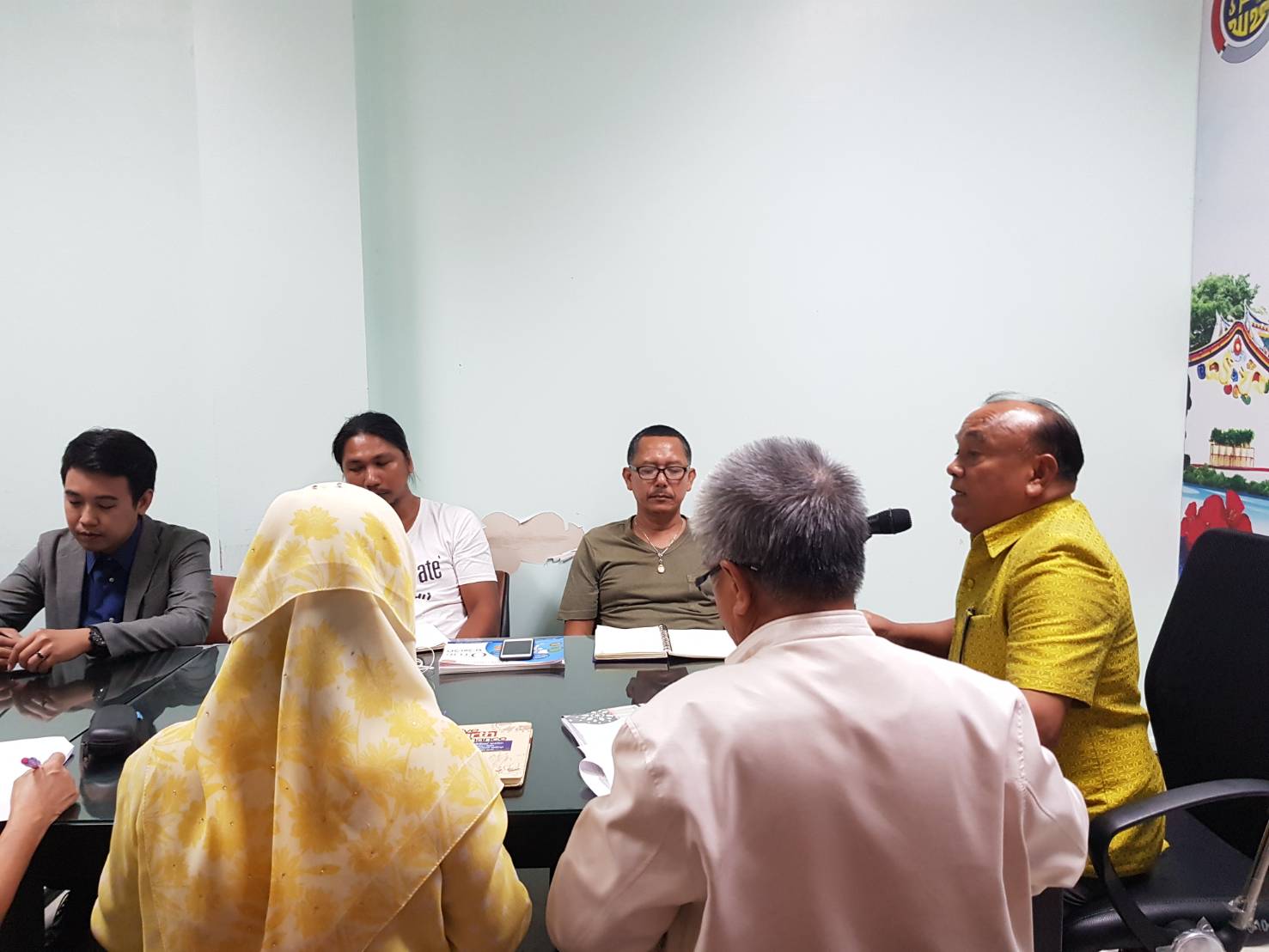 พัฒนาการจังหวัดปัตตานี ประชุมเตรียมความพร้อมการผลิตและเผยแพร่สื่อประชาสัมพันธ์ โครงการชุมชนท่องเที่ยว OTOP นวัตวิถี