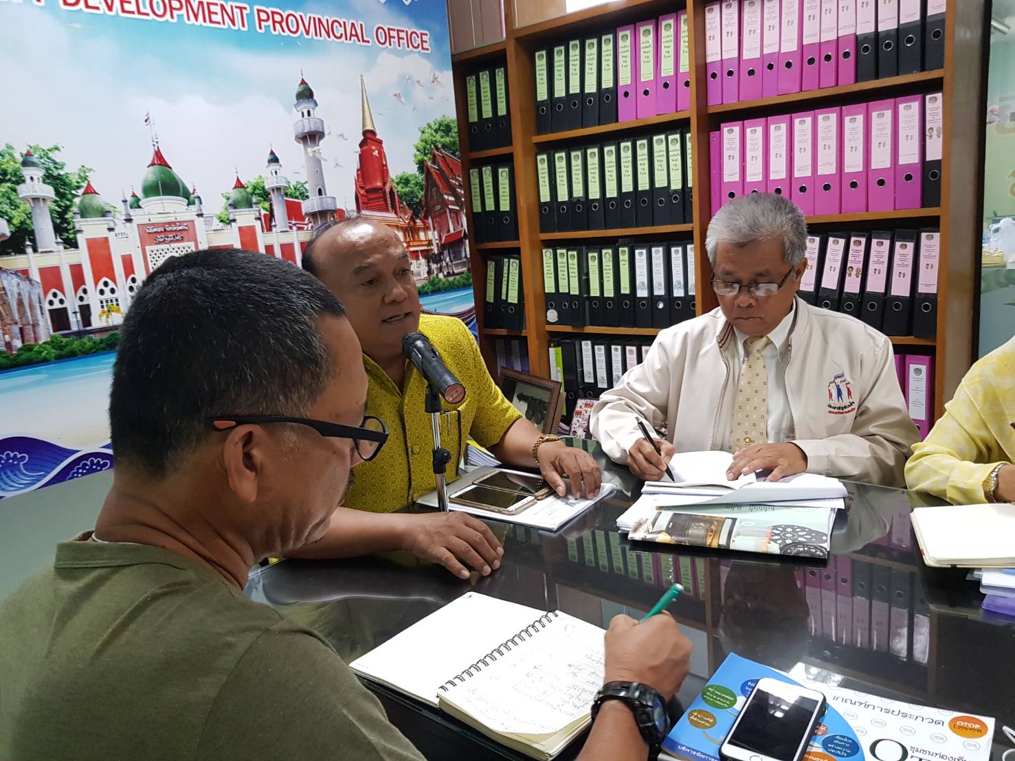 พัฒนาการจังหวัดปัตตานี ประชุมเตรียมความพร้อมการผลิตและเผยแพร่สื่อประชาสัมพันธ์ โครงการชุมชนท่องเที่ยว OTOP นวัตวิถี