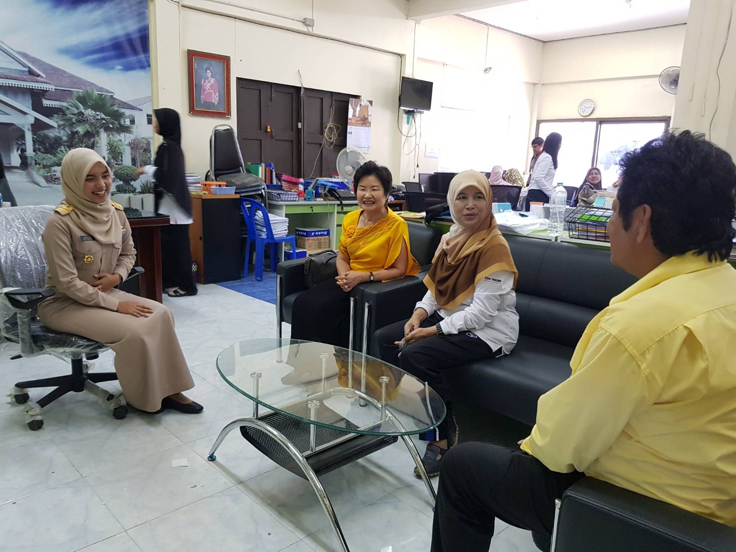 พช.ปัตตานี ร่วมเดินทางส่งตัวข้าราชการบรรจุแต่งตั้งใหม่ในโอกาสมาปฏิบัติราชการในพื้นที่ฯ