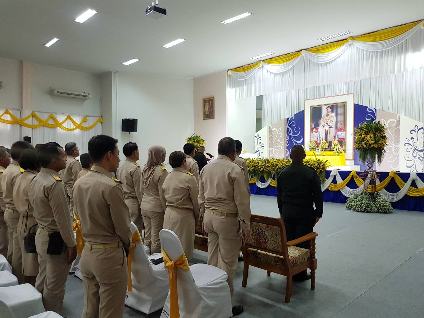 พช.ปัตตานี ร่วมพิธีเปิดนิทรรศการเฉลิมพระเกียรติเนื่องในวันเฉลิมพระชนมพรรษา สมเด็จพระเจ้าอยู่หัว 66 พรรษา 28 กรกฎาคม 2561