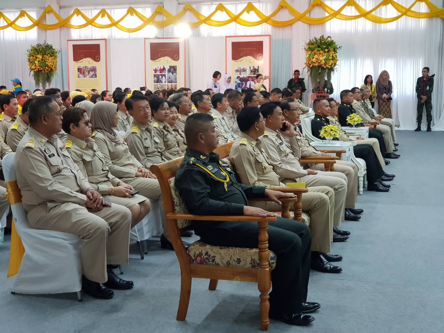 พช.ปัตตานี ร่วมพิธีเปิดนิทรรศการเฉลิมพระเกียรติเนื่องในวันเฉลิมพระชนมพรรษา สมเด็จพระเจ้าอยู่หัว 66 พรรษา 28 กรกฎาคม 2561