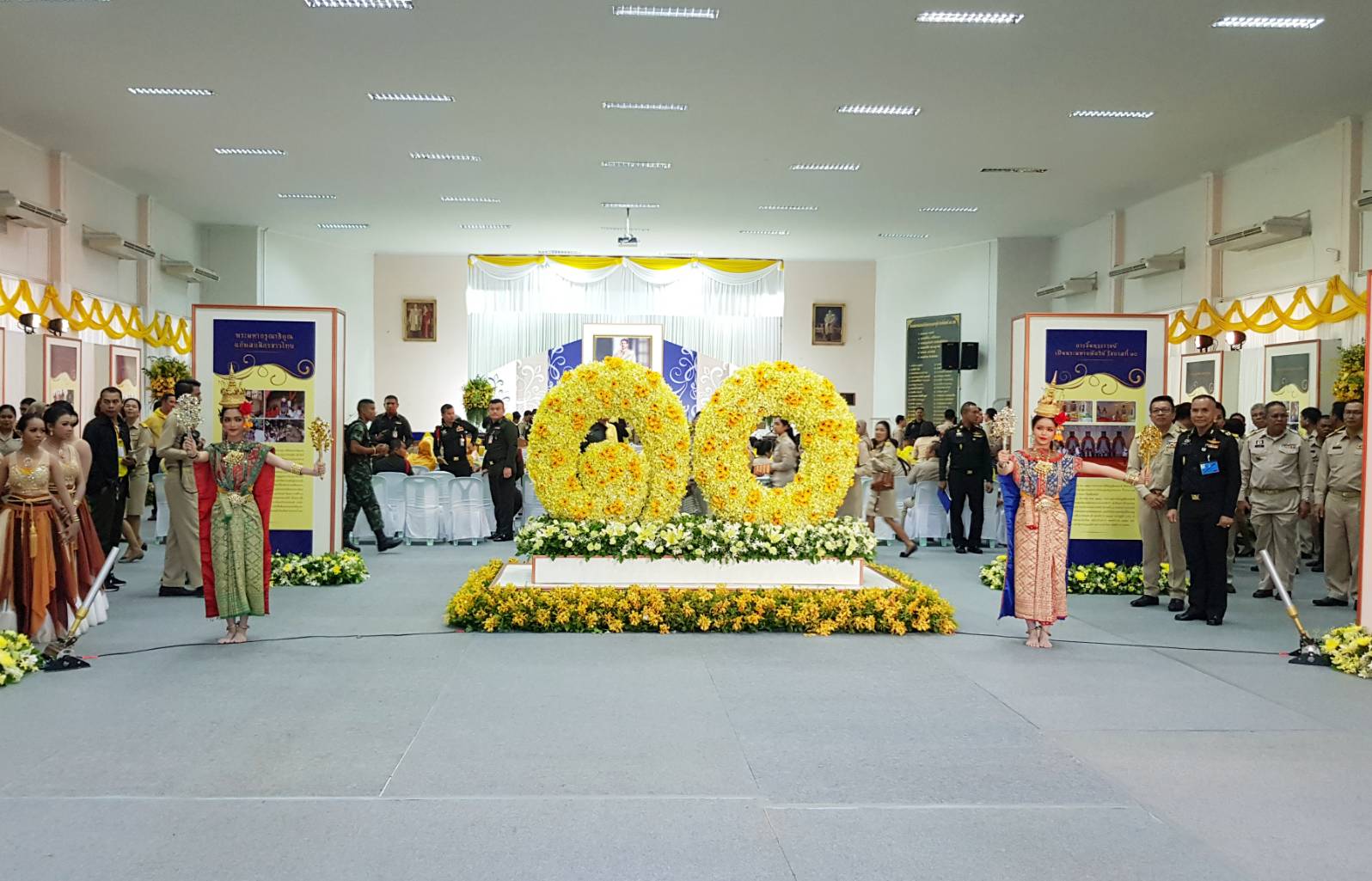 พช.ปัตตานี ร่วมพิธีเปิดนิทรรศการเฉลิมพระเกียรติเนื่องในวันเฉลิมพระชนมพรรษา สมเด็จพระเจ้าอยู่หัว 66 พรรษา 28 กรกฎาคม 2561