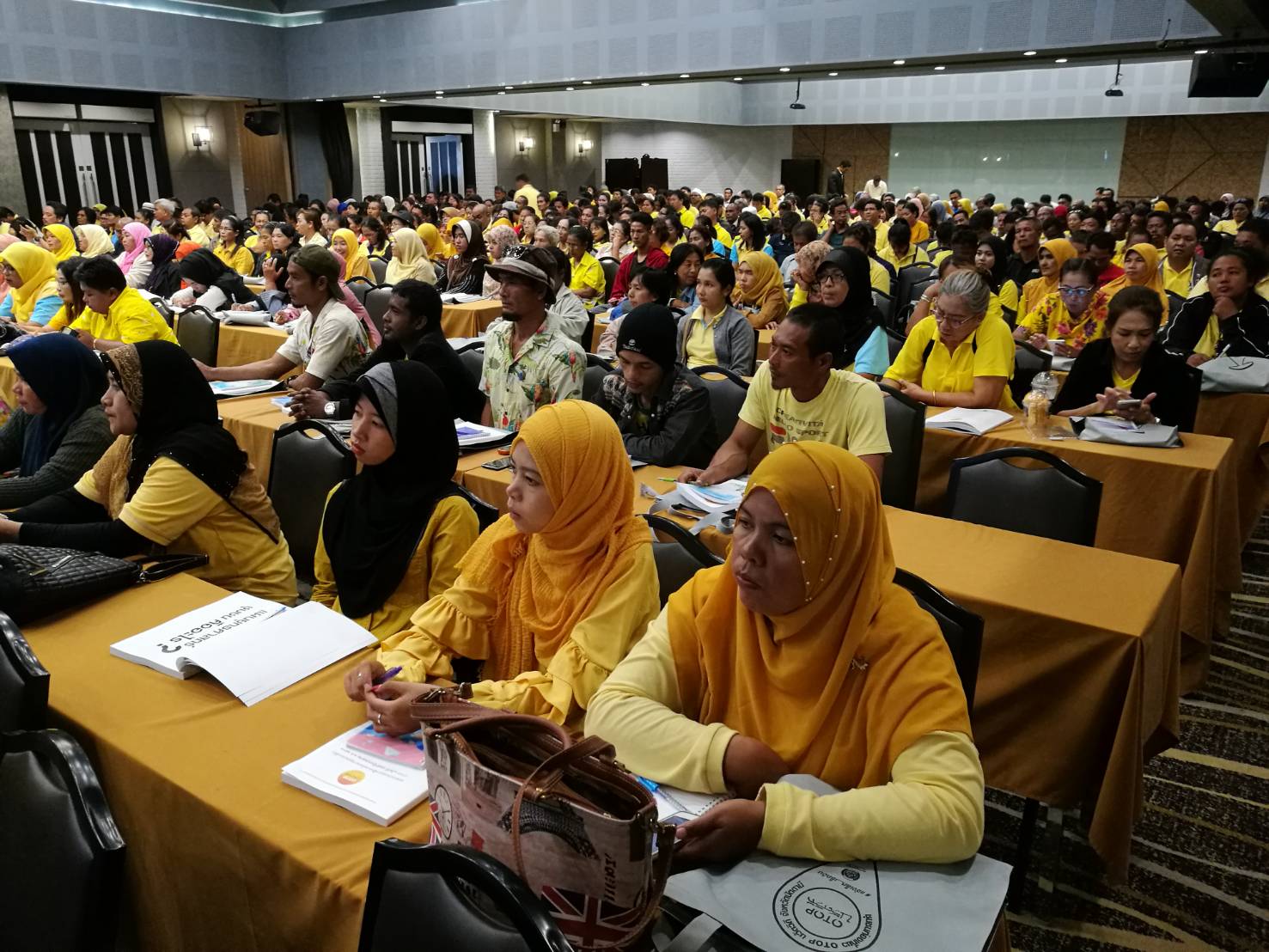 พช.ปัตตานี จัดอบรมพัฒนาบุคลากรด้านการท่องเที่ยวชุมชน กิจกรรม “สร้างมัคคุเทศก์ชุมชน” ในจังหวัดปัตตานี