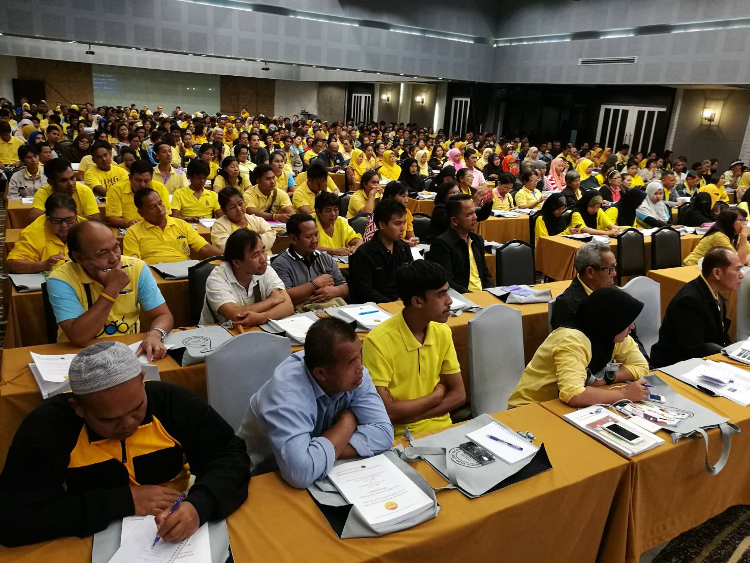 พช.ปัตตานี จัดอบรมพัฒนาบุคลากรด้านการท่องเที่ยวชุมชน กิจกรรม “สร้างมัคคุเทศก์ชุมชน” ในจังหวัดปัตตานี