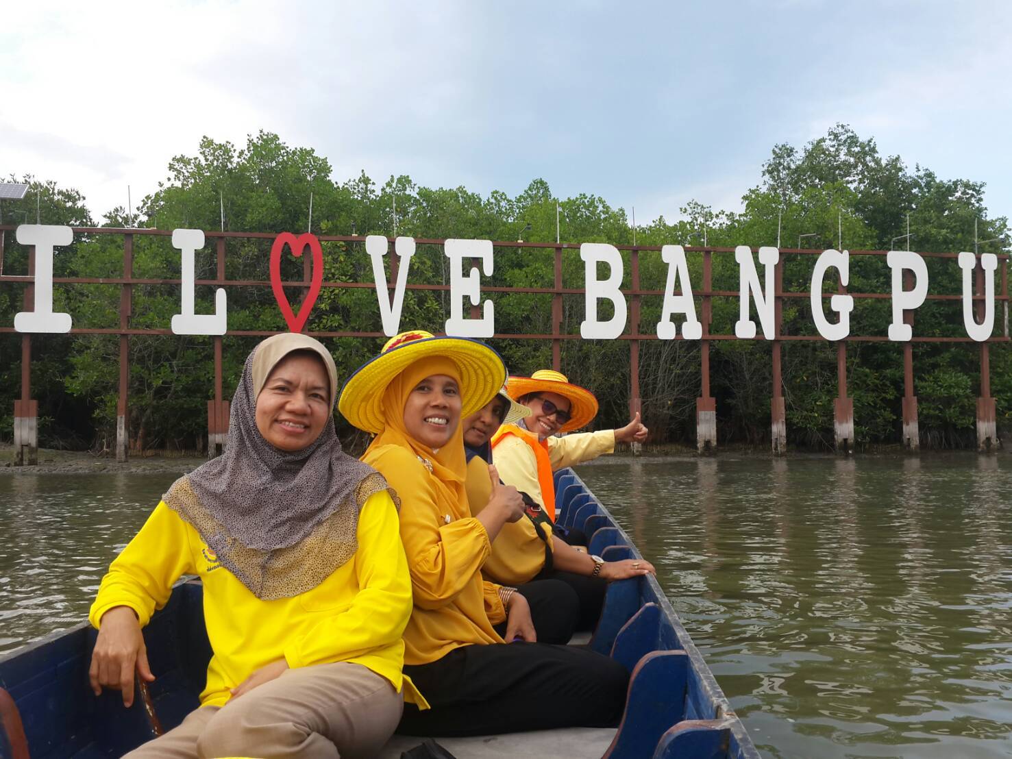 ผู้ตรวจราชการกรมการพัฒนาชุมชน ลงพื้นที่อำเภอยะหริ่ง จังหวัดปัตตานี เพื่อติดตามผลการขับเคลื่อนโครงการชุมชนท่องเที่ยว OTOP นวัตวิถี