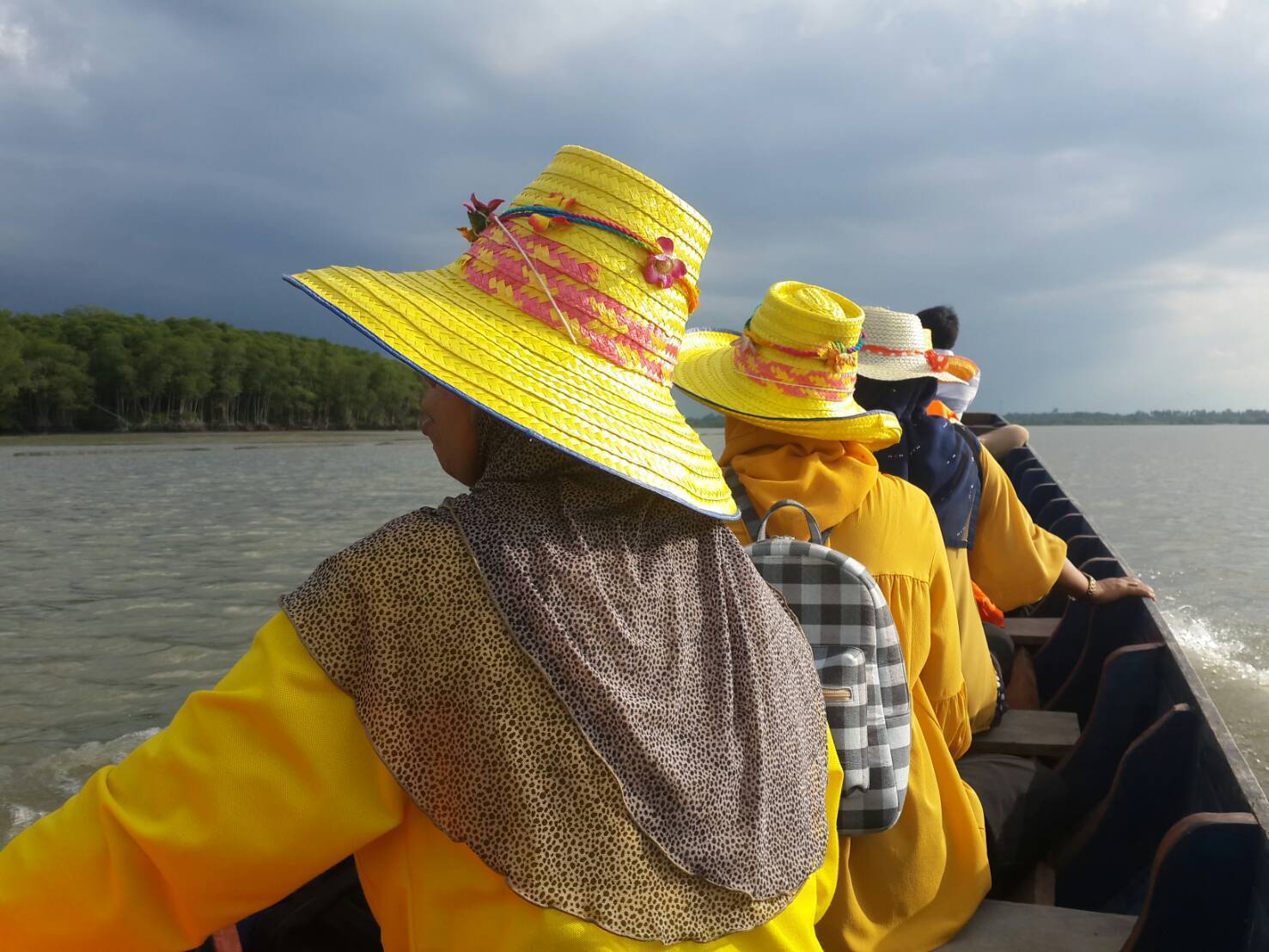 ผู้ตรวจราชการกรมการพัฒนาชุมชน ลงพื้นที่อำเภอยะหริ่ง จังหวัดปัตตานี เพื่อติดตามผลการขับเคลื่อนโครงการชุมชนท่องเที่ยว OTOP นวัตวิถี