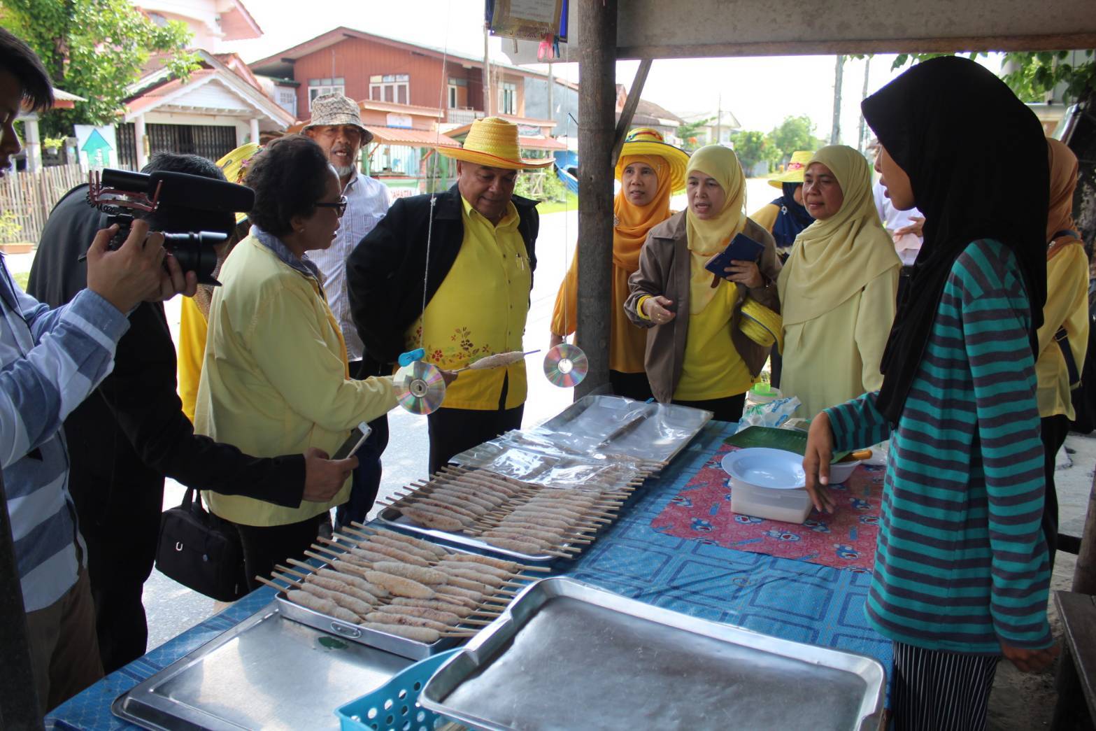 ผู้ตรวจราชการกรมการพัฒนาชุมชน ลงพื้นที่อำเภอยะหริ่ง จังหวัดปัตตานี เพื่อติดตามผลการขับเคลื่อนโครงการชุมชนท่องเที่ยว OTOP นวัตวิถี