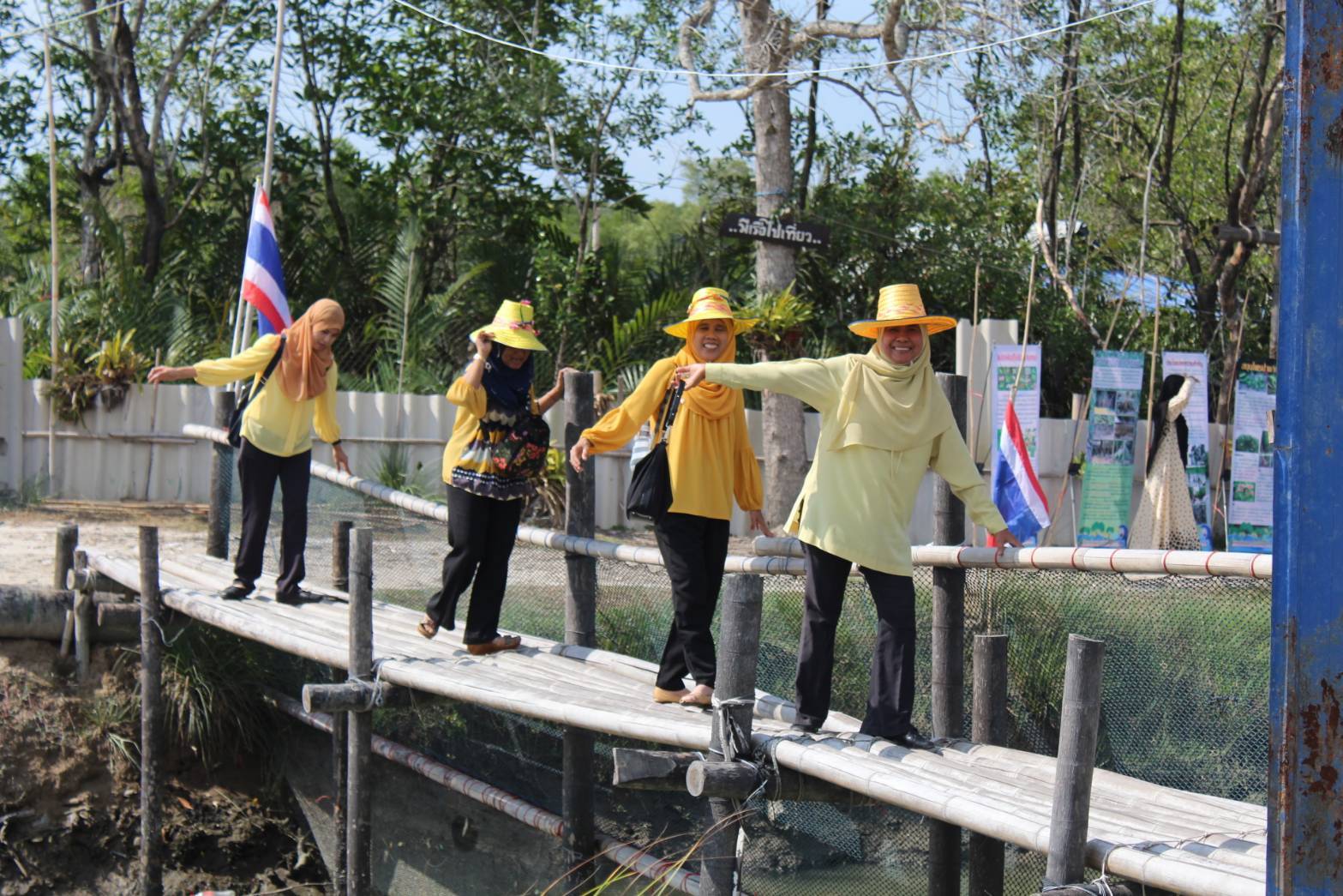 ผู้ตรวจราชการกรมการพัฒนาชุมชน ลงพื้นที่อำเภอยะหริ่ง จังหวัดปัตตานี เพื่อติดตามผลการขับเคลื่อนโครงการชุมชนท่องเที่ยว OTOP นวัตวิถี