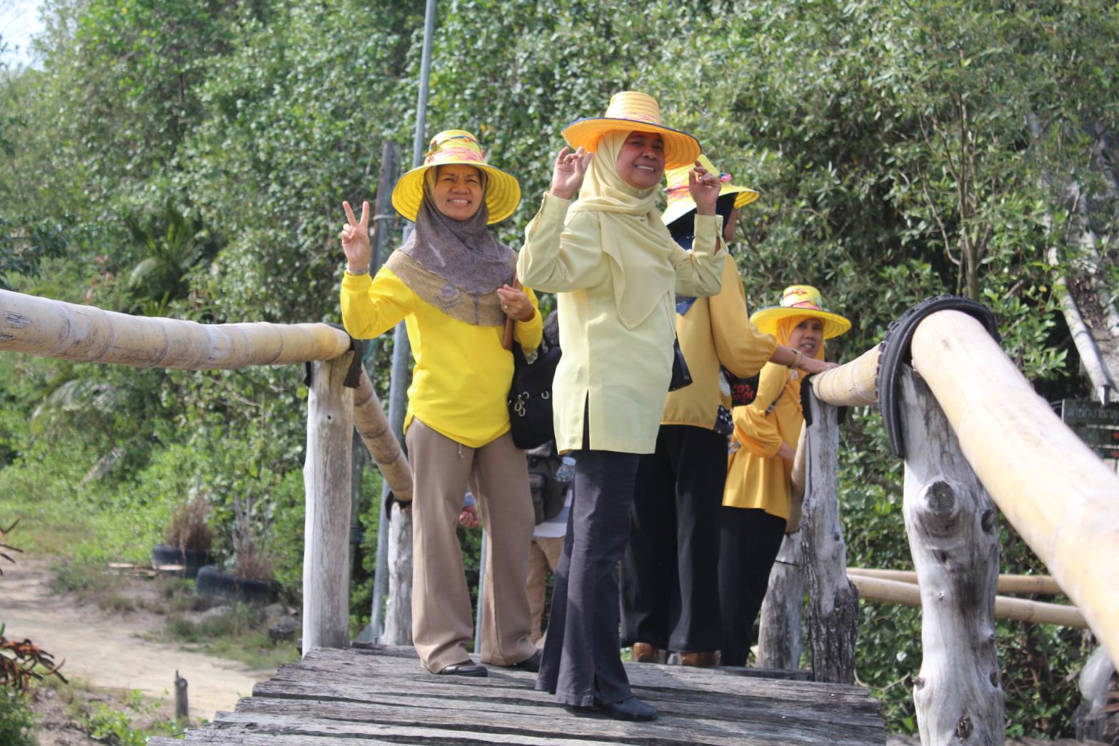 ผู้ตรวจราชการกรมการพัฒนาชุมชน ลงพื้นที่อำเภอยะหริ่ง จังหวัดปัตตานี เพื่อติดตามผลการขับเคลื่อนโครงการชุมชนท่องเที่ยว OTOP นวัตวิถี