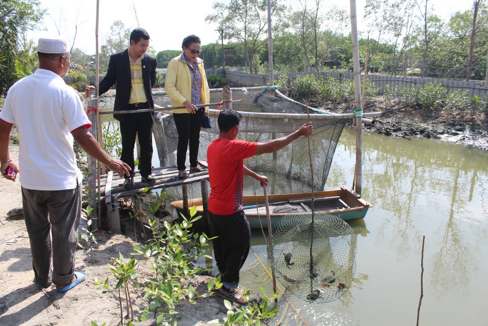 ผู้ตรวจราชการกรมการพัฒนาชุมชน ลงพื้นที่อำเภอยะหริ่ง จังหวัดปัตตานี เพื่อติดตามผลการขับเคลื่อนโครงการชุมชนท่องเที่ยว OTOP นวัตวิถี