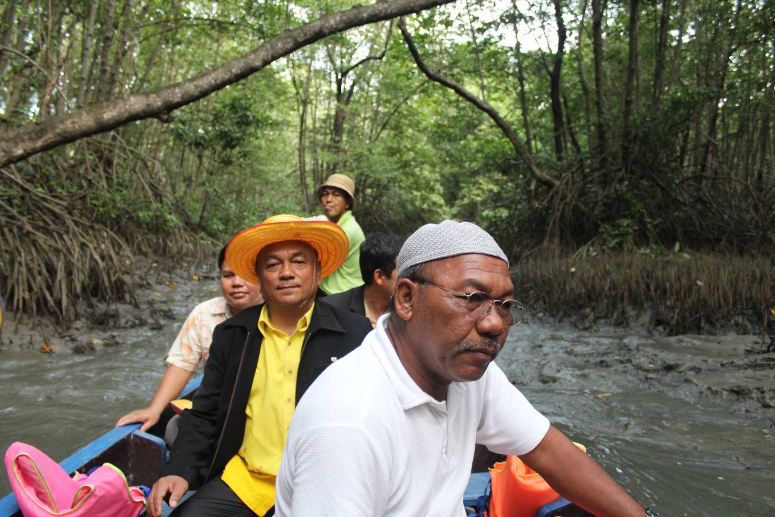 ผู้ตรวจราชการกรมการพัฒนาชุมชน ลงพื้นที่อำเภอยะหริ่ง จังหวัดปัตตานี เพื่อติดตามผลการขับเคลื่อนโครงการชุมชนท่องเที่ยว OTOP นวัตวิถี