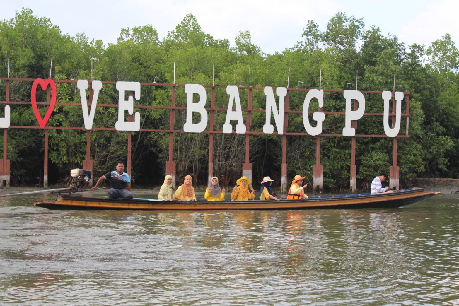 ผู้ตรวจราชการกรมการพัฒนาชุมชน ลงพื้นที่อำเภอยะหริ่ง จังหวัดปัตตานี เพื่อติดตามผลการขับเคลื่อนโครงการชุมชนท่องเที่ยว OTOP นวัตวิถี