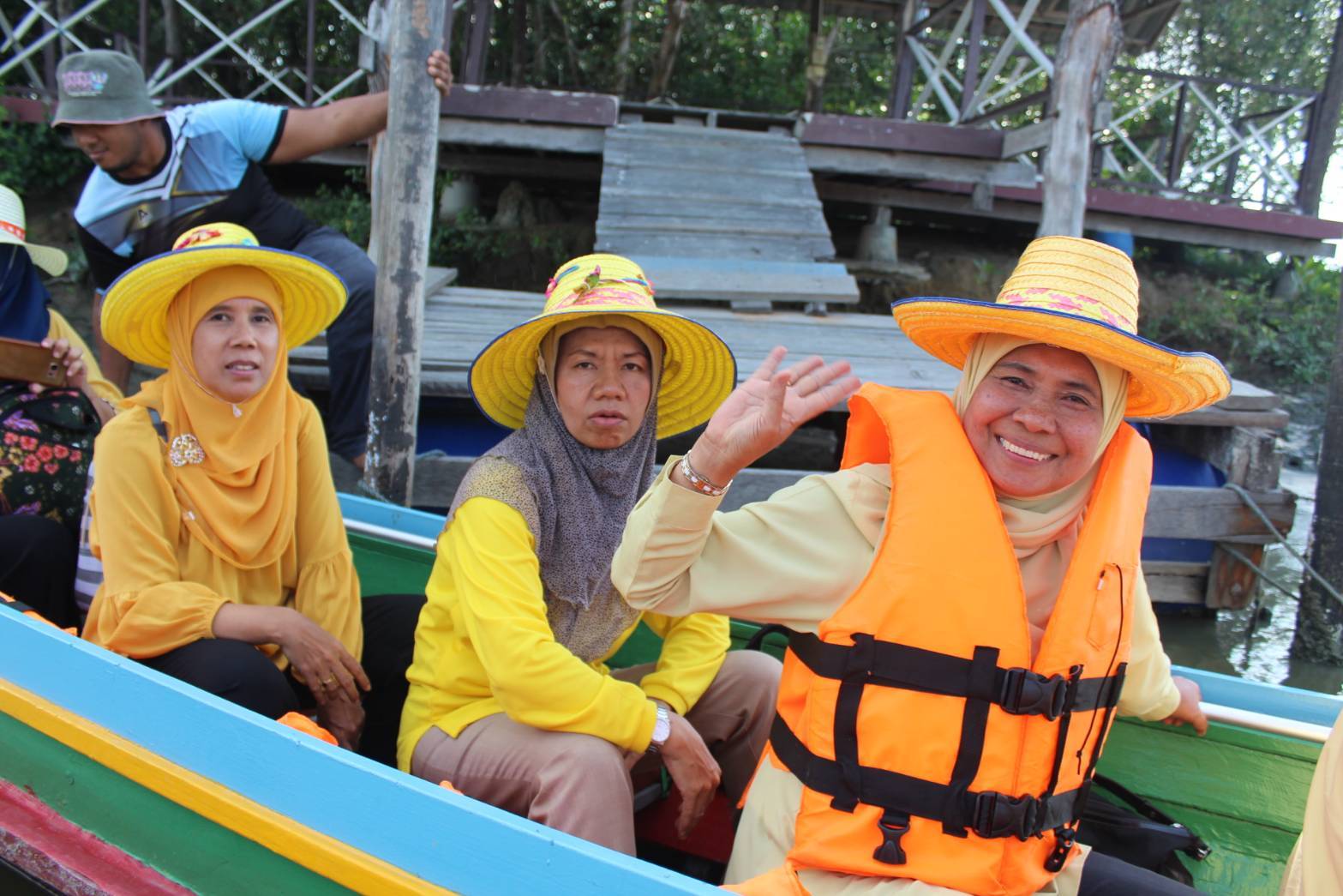 ผู้ตรวจราชการกรมการพัฒนาชุมชน ลงพื้นที่อำเภอยะหริ่ง จังหวัดปัตตานี เพื่อติดตามผลการขับเคลื่อนโครงการชุมชนท่องเที่ยว OTOP นวัตวิถี