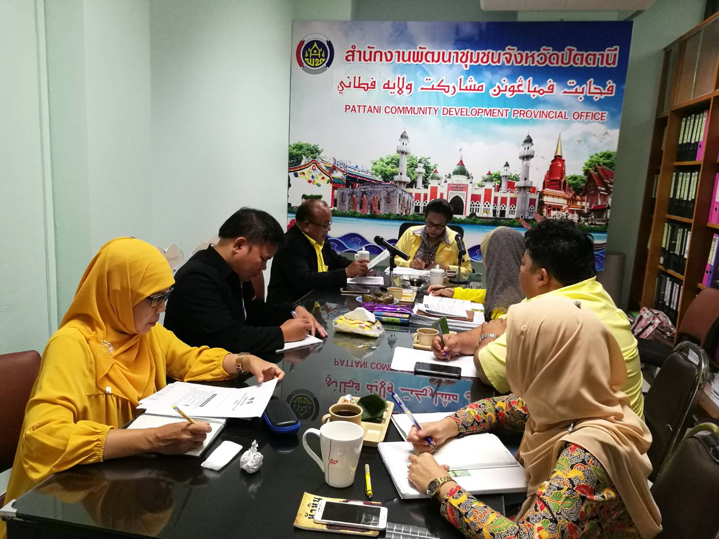 พช.ปัตตานี ประชุมรายงานผลการปฏิบัติงานกิจกรรมและโครงการตามยุทธศาสตร์กรมการพัฒนาชุมชนฯ