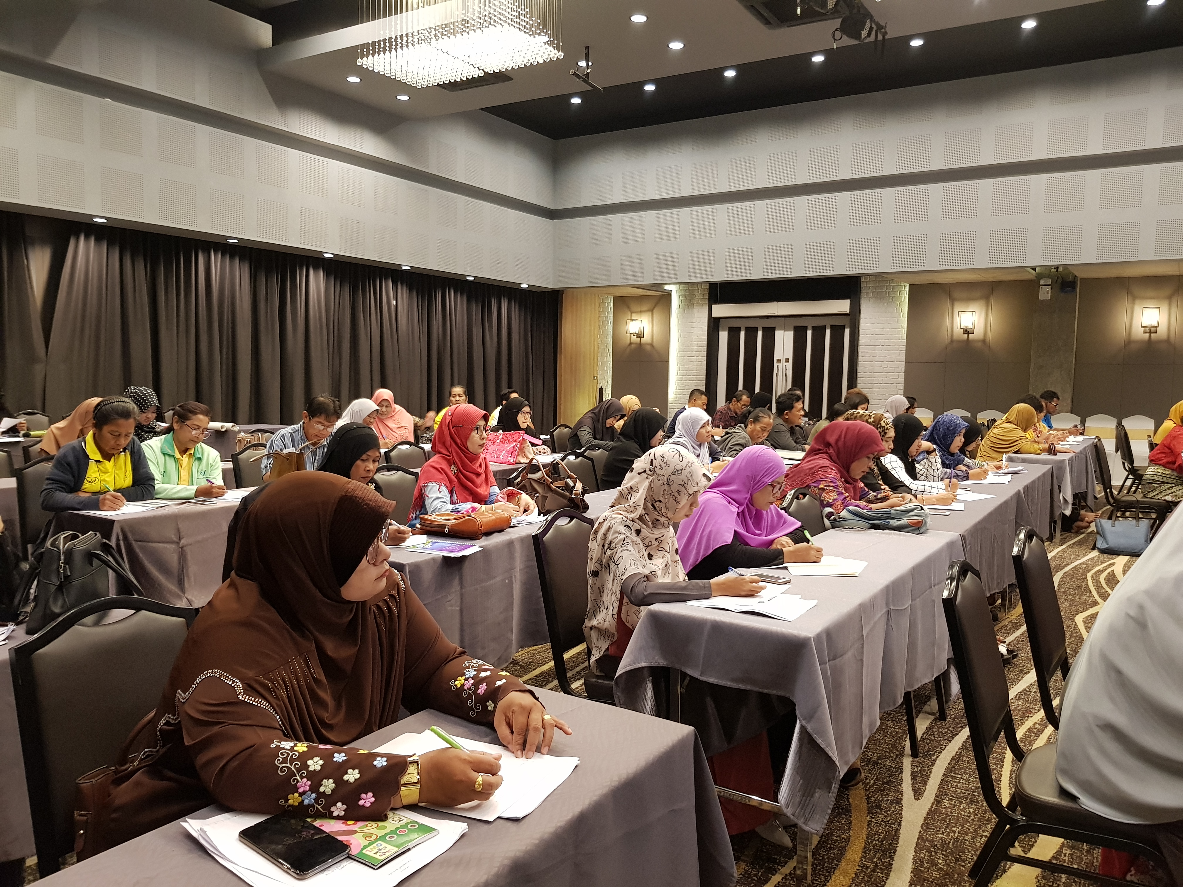 พช.ปัตตานี จัดอบรมโครงการพัฒนาศักยภาพผู้ประกอบการ OTOP นวัตวิถี ชุมชนท่องเที่ยว