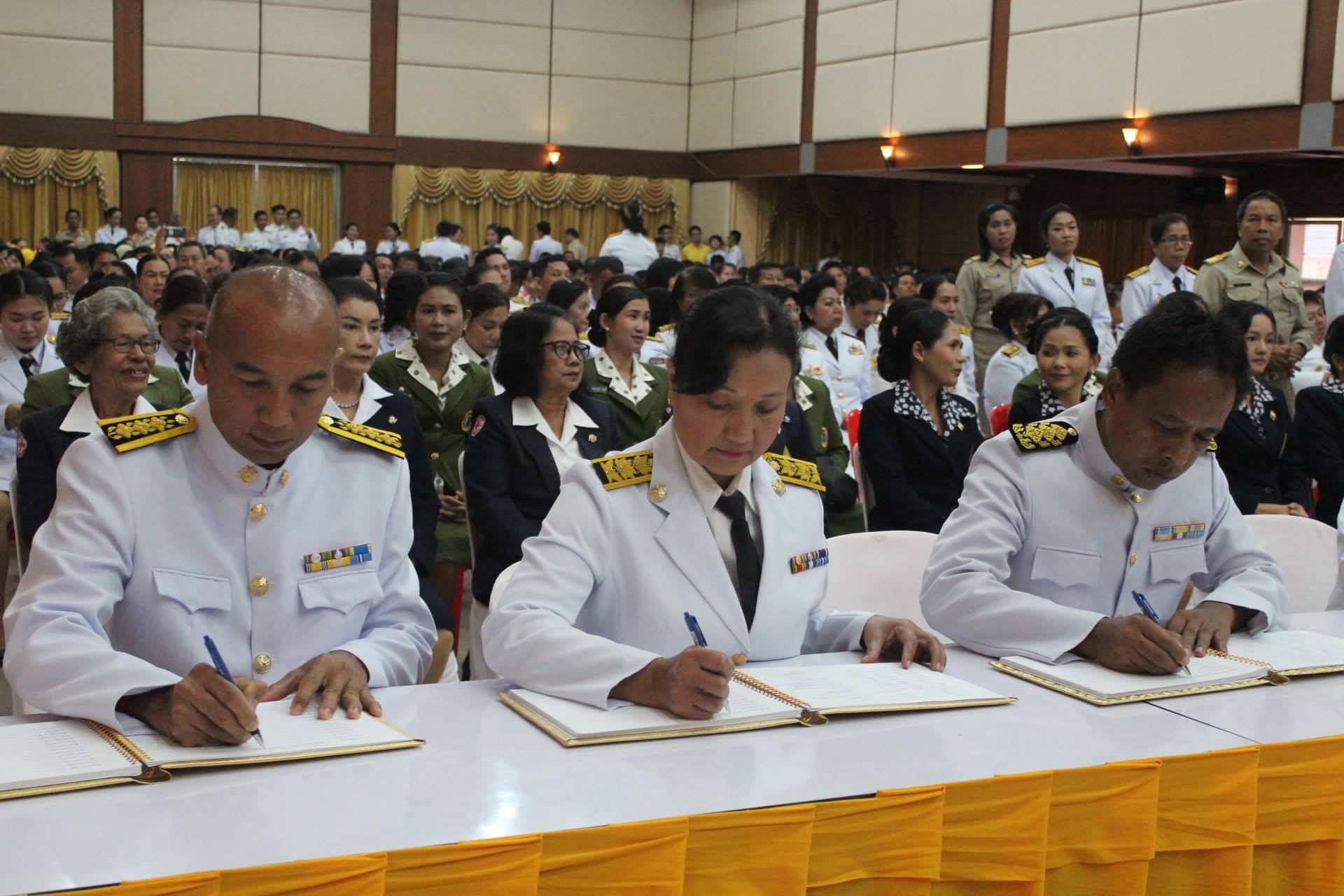 พช.ปัตตานี ร่วมพิธีถวายสัตย์ปฏิญาณการเป็นข้าราชการที่ดี และพิธีลงนามถวายพระพรชัยมงคลสมเด็จพระเจ้าอยู่หัว เนื่องในวันเฉลิมพระชนมพรรษา 66 พรรษา 28 กรกฎาคม 2561