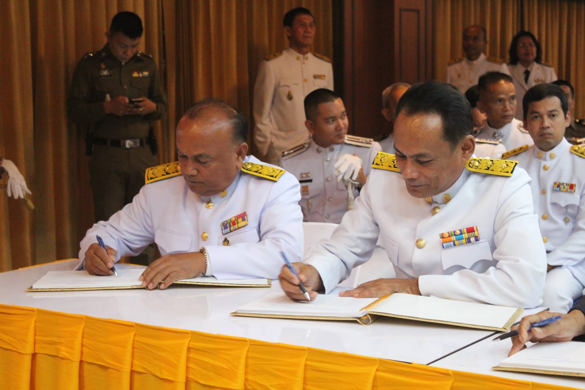 พช.ปัตตานี ร่วมพิธีถวายสัตย์ปฏิญาณการเป็นข้าราชการที่ดี และพิธีลงนามถวายพระพรชัยมงคลสมเด็จพระเจ้าอยู่หัว เนื่องในวันเฉลิมพระชนมพรรษา 66 พรรษา 28 กรกฎาคม 2561