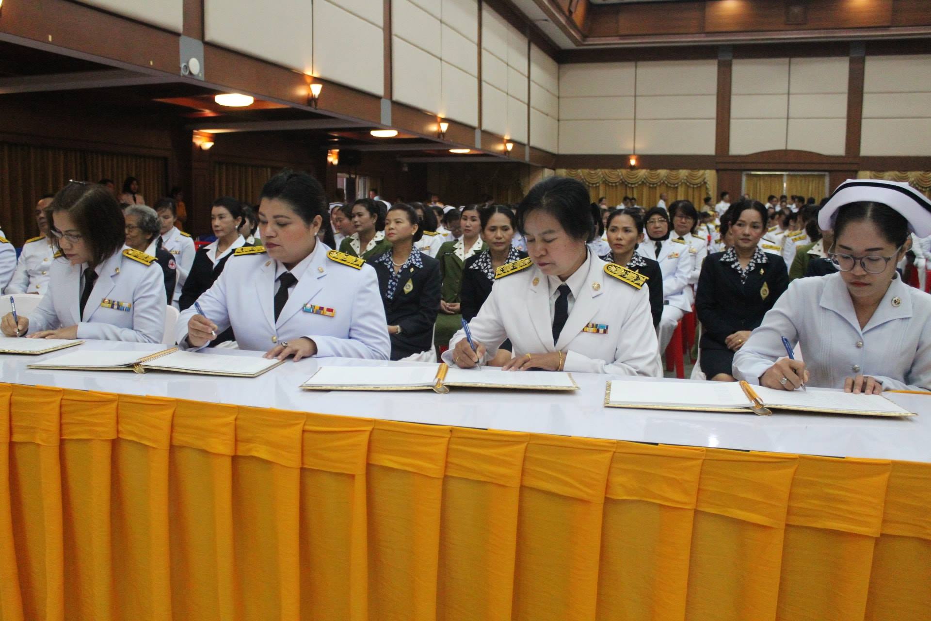 พช.ปัตตานี ร่วมพิธีถวายสัตย์ปฏิญาณการเป็นข้าราชการที่ดี และพิธีลงนามถวายพระพรชัยมงคลสมเด็จพระเจ้าอยู่หัว เนื่องในวันเฉลิมพระชนมพรรษา 66 พรรษา 28 กรกฎาคม 2561