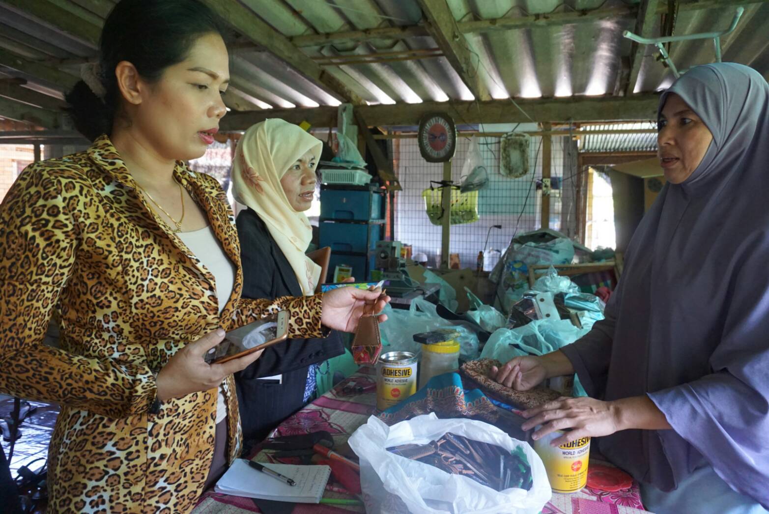 พช.ปัตตานี ร่วมกับบริษัทประชารัฐรักสามัคคีฯ ลงพื้นที่ติดตามกลุ่มฯ อำเภอไม้แก่นและอำเภอสายบุรี จังหวัดปัตตานี