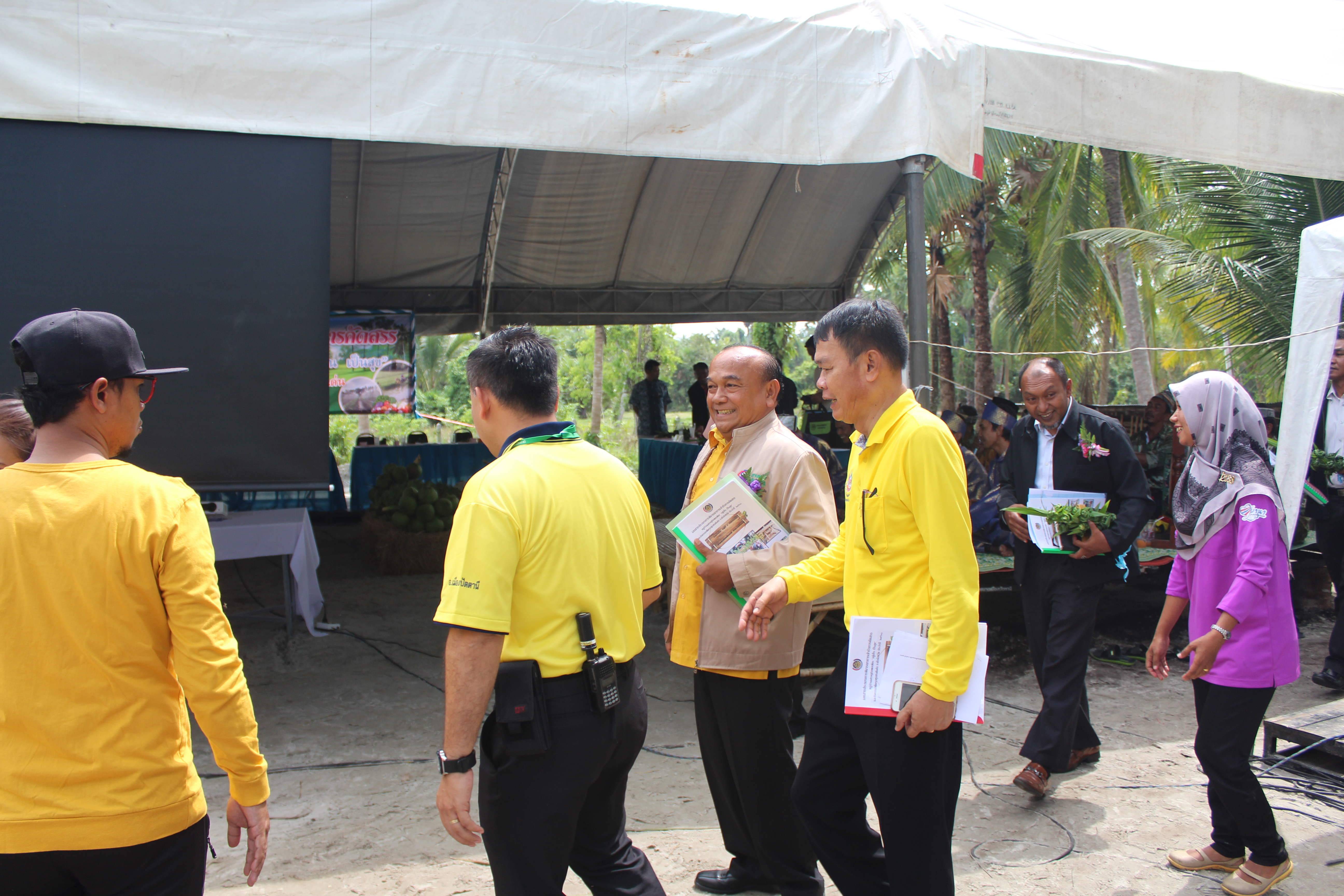 พช.ปัตตานี ลงพื้นที่อำเภอเมืองปัตตานี คัดสรรหมู่บ้านเศรษฐกิจพอเพียง “อยู่เย็น เป็นสุข” ดีเด่นระดับจังหวัด (รอบพิจารณาตัดสิน)