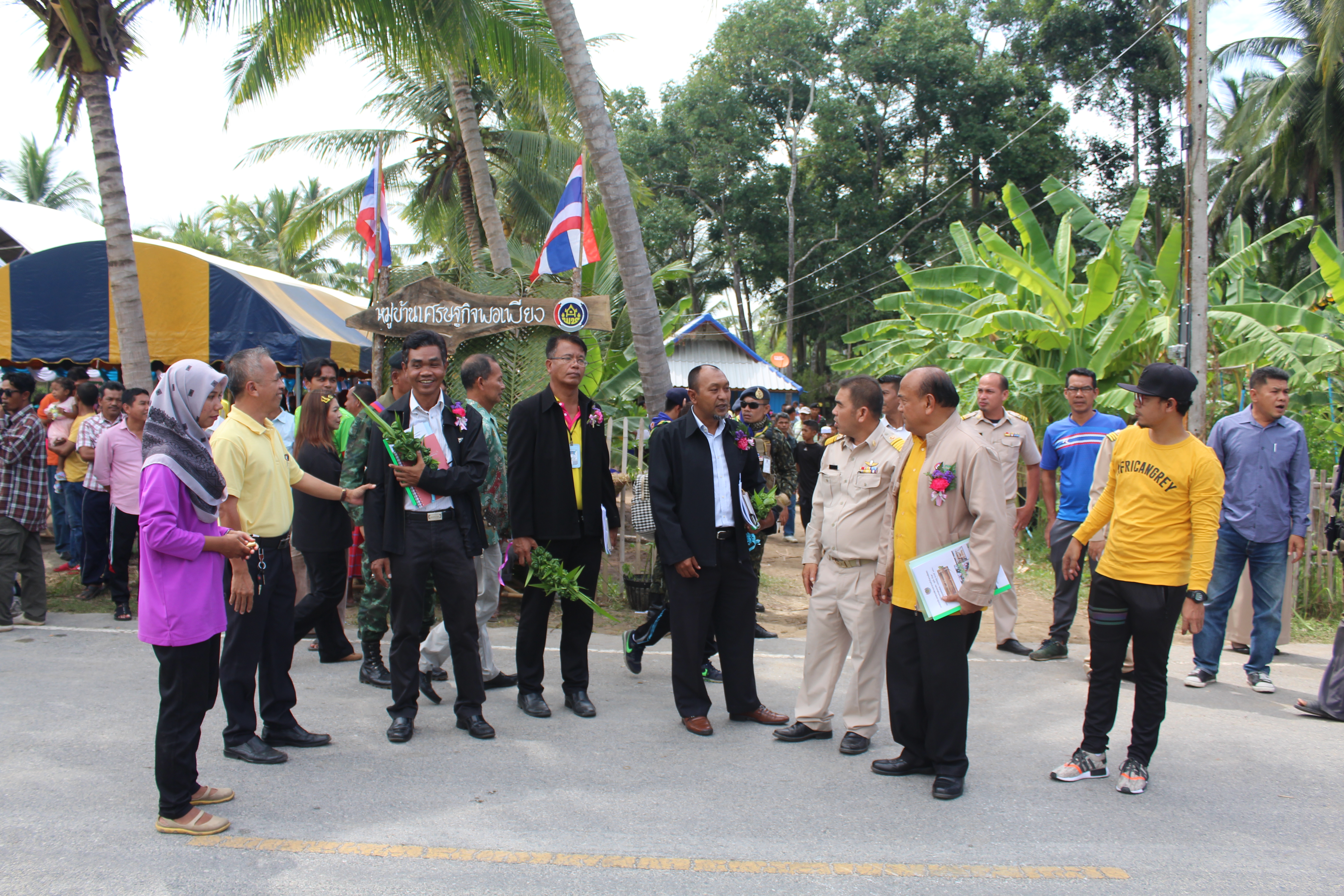 พช.ปัตตานี ลงพื้นที่อำเภอเมืองปัตตานี คัดสรรหมู่บ้านเศรษฐกิจพอเพียง “อยู่เย็น เป็นสุข” ดีเด่นระดับจังหวัด (รอบพิจารณาตัดสิน)