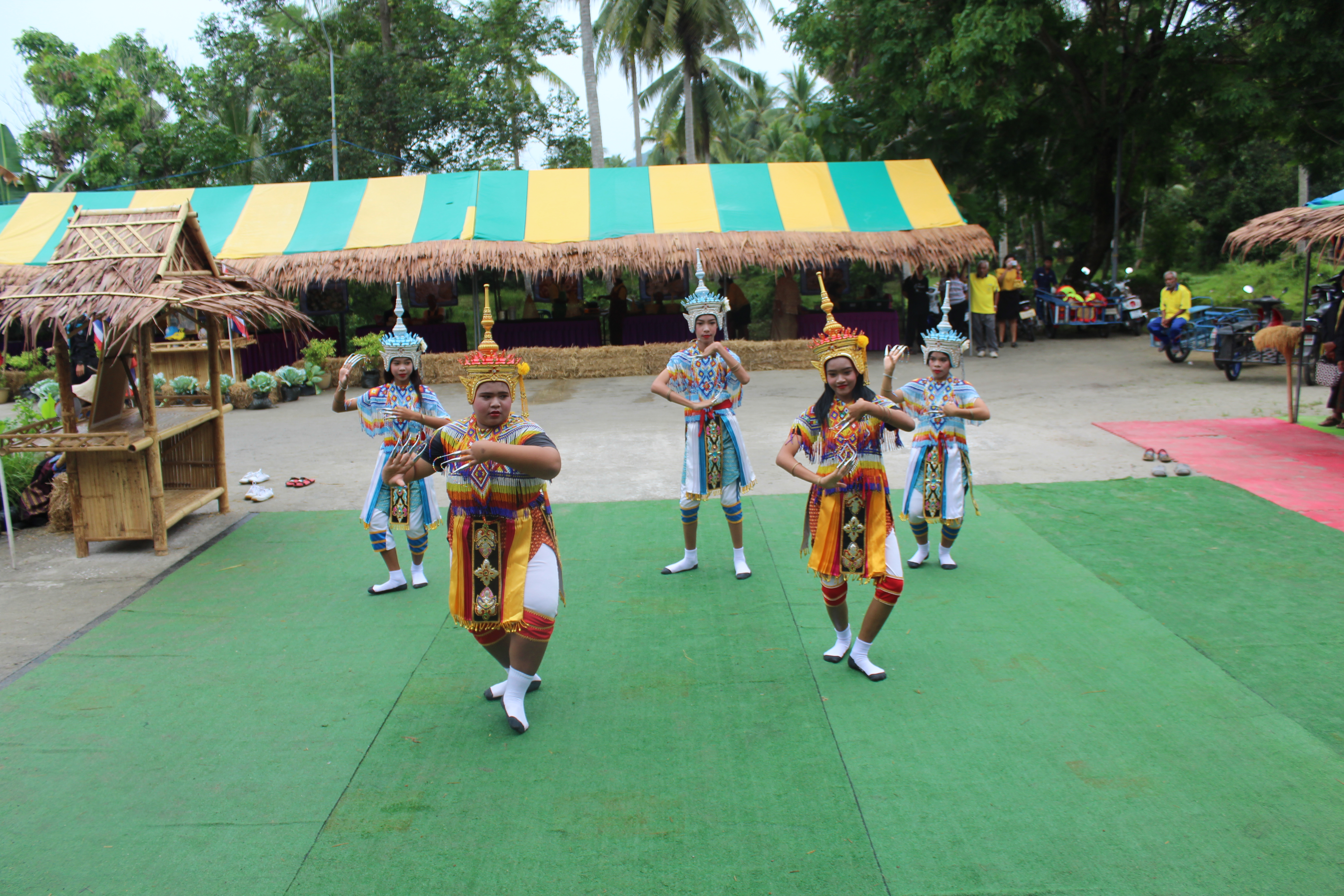 พช.ปัตตานี ลงพื้นที่ อ.ปะนาเระ คัดสรรหมู่บ้านเศรษฐกิจพอเพียง “อยู่เย็น เป็นสุข” ดีเด่นระดับจังหวัด (รอบพิจารณาตัดสิน)