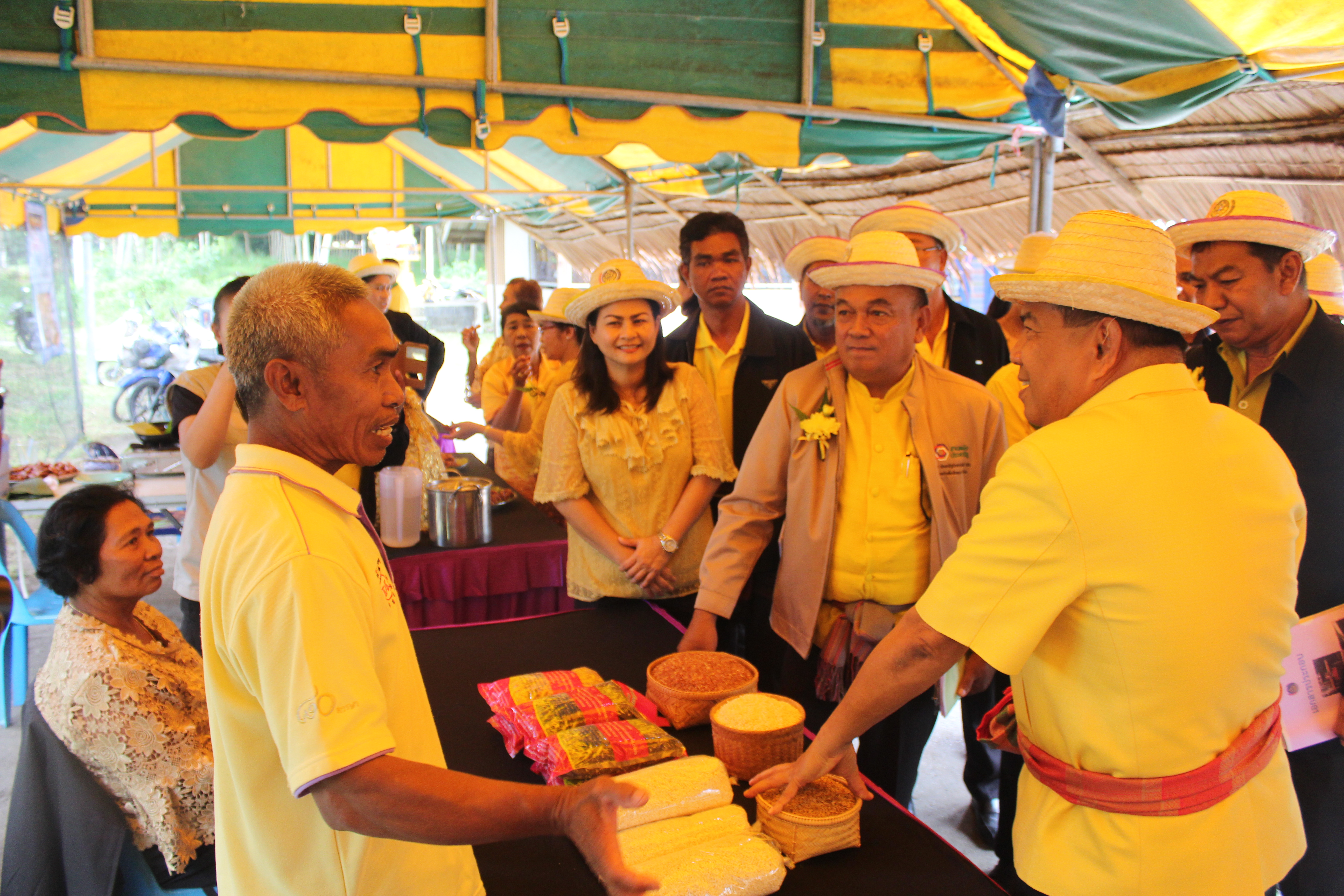 พช.ปัตตานี ลงพื้นที่ อ.ปะนาเระ คัดสรรหมู่บ้านเศรษฐกิจพอเพียง “อยู่เย็น เป็นสุข” ดีเด่นระดับจังหวัด (รอบพิจารณาตัดสิน)