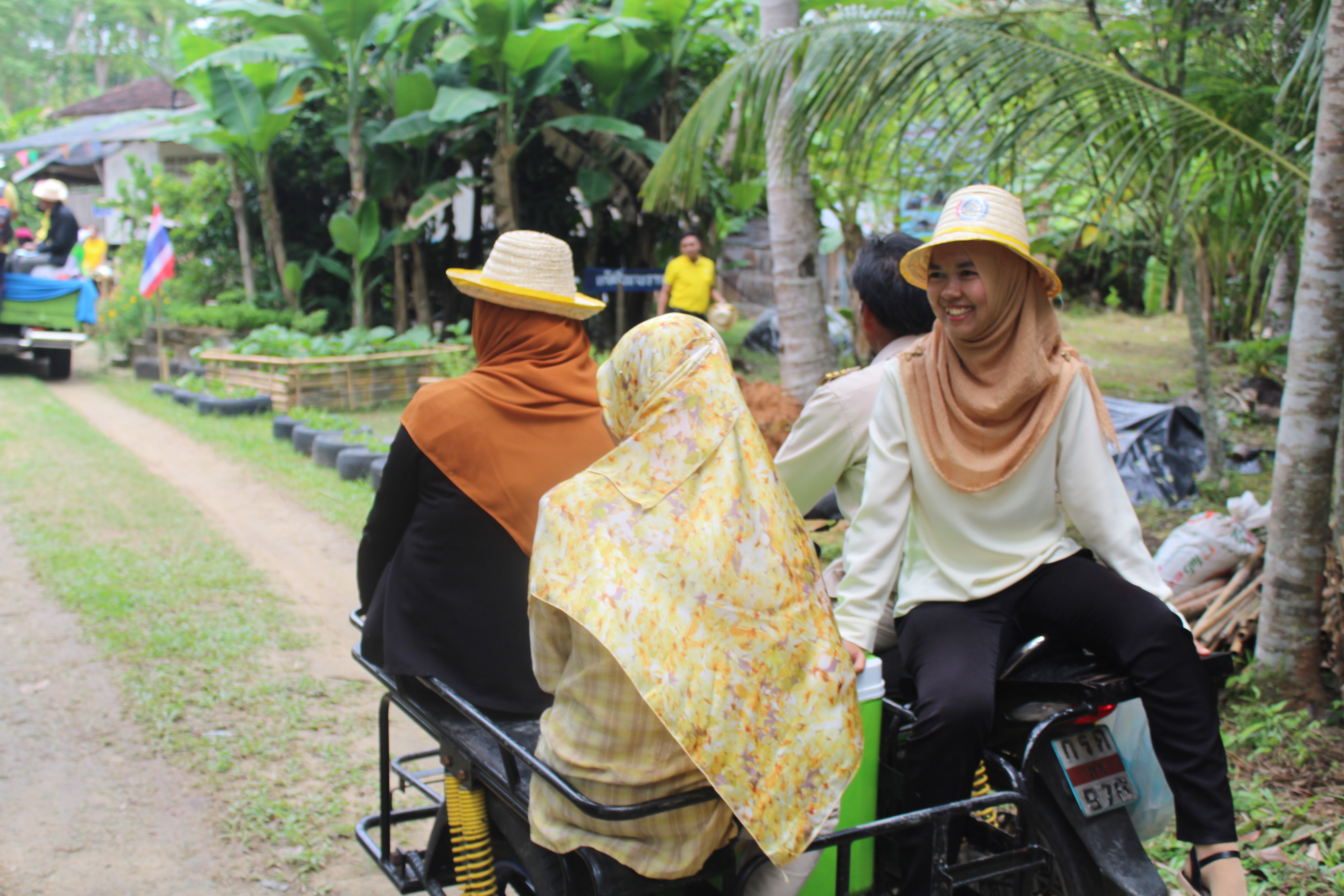 พช.ปัตตานี ลงพื้นที่ อ.ปะนาเระ คัดสรรหมู่บ้านเศรษฐกิจพอเพียง “อยู่เย็น เป็นสุข” ดีเด่นระดับจังหวัด (รอบพิจารณาตัดสิน)