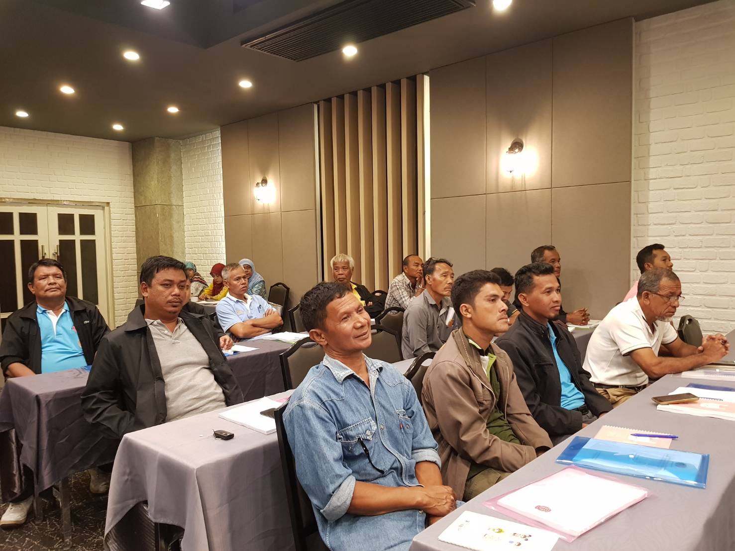 พช.ปัตตานี จัดประชุมโครงการพัฒนาศักยภาพคณะกรรมการกองทุนแม่ของแผ่นดินที่มีผลการประเมินอยู่ใน ระดับ C ในการป้องกันปัญหายาเสพติดและแก้ไขปัญหายาเสพติดในระดับชุมชน