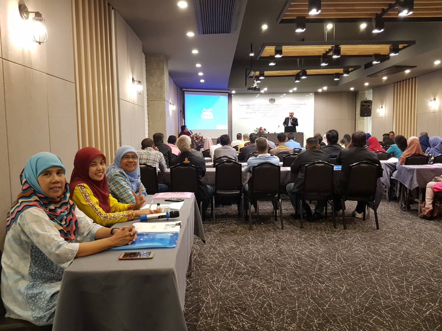 พช.ปัตตานี จัดประชุมโครงการพัฒนาศักยภาพคณะกรรมการกองทุนแม่ของแผ่นดินที่มีผลการประเมินอยู่ใน ระดับ C ในการป้องกันปัญหายาเสพติดและแก้ไขปัญหายาเสพติดในระดับชุมชน