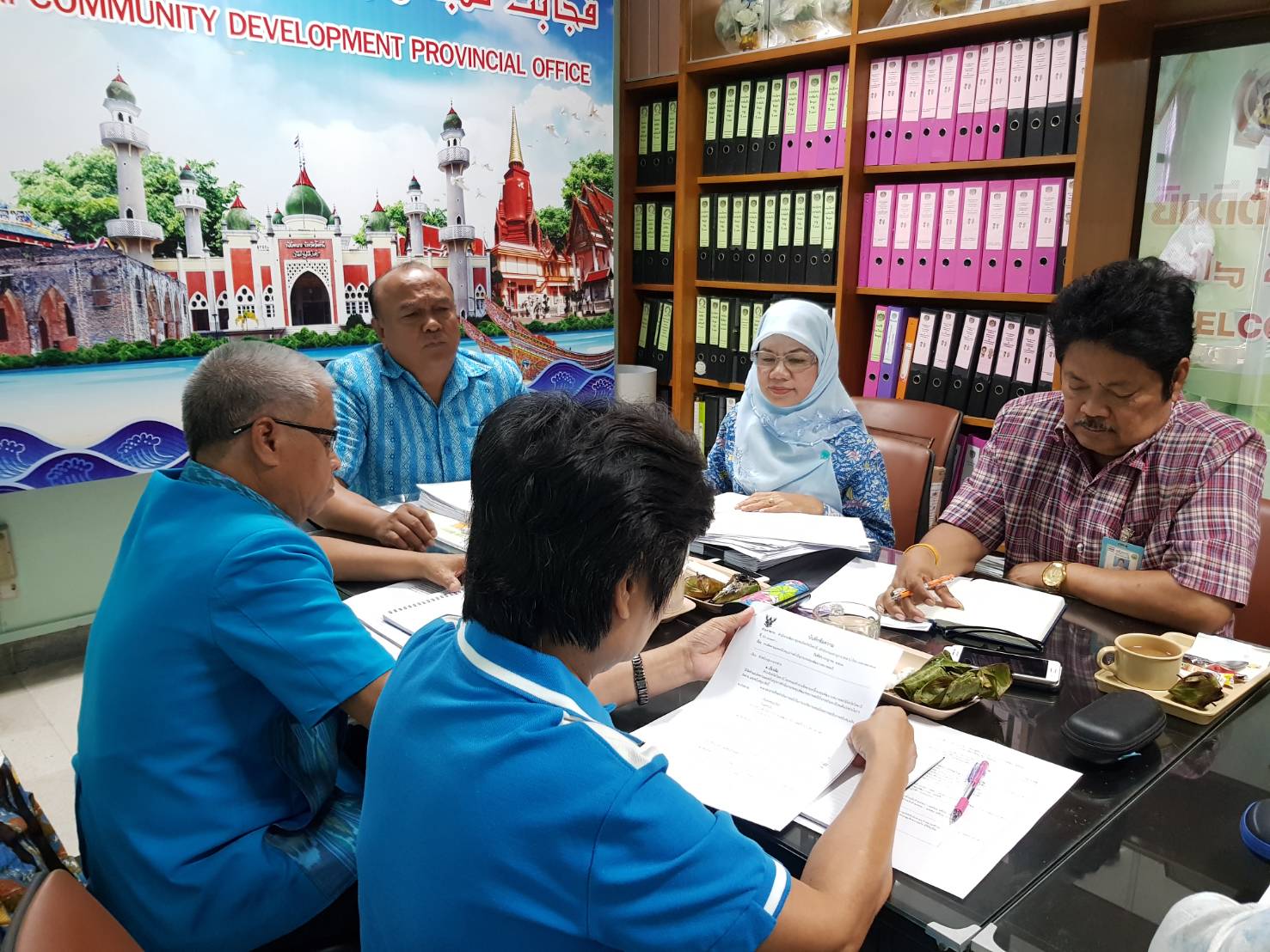 พัฒนาการจังหวัดปัตตานี ประชุมมอร์นิ่งบรีฟเพื่อสรุปงานและวางแผนการดำเนินงานตามยุทธศาสตร์กรมฯ /จังหวัด ประจำปีงบประมาณ พ.ศ.2561