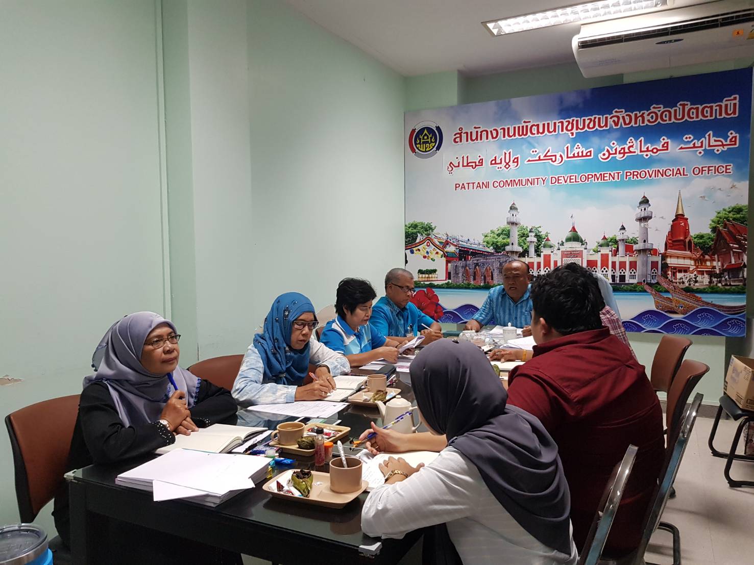 พัฒนาการจังหวัดปัตตานี ประชุมมอร์นิ่งบรีฟเพื่อสรุปงานและวางแผนการดำเนินงานตามยุทธศาสตร์กรมฯ /จังหวัด ประจำปีงบประมาณ พ.ศ.2561