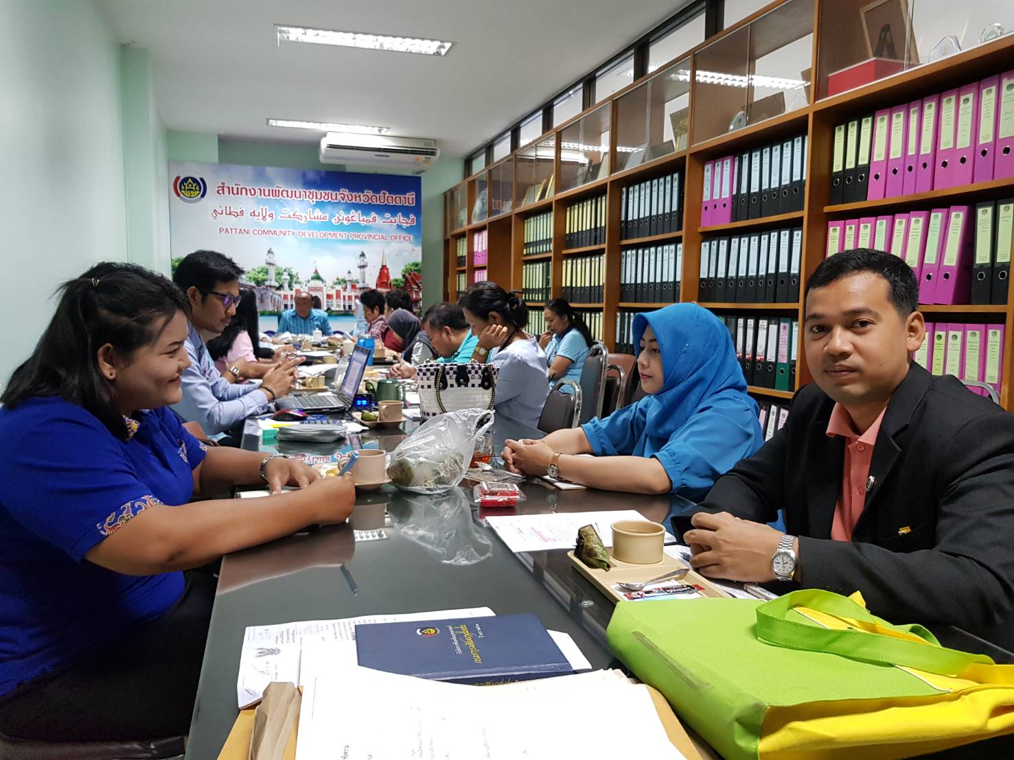 พัฒนาการจังหวัดปัตตานี ประชุมมอร์นิ่งบรีฟเพื่อสรุปงานและวางแผนการดำเนินงานตามยุทธศาสตร์กรมฯ /จังหวัด ประจำปีงบประมาณ พ.ศ.2561