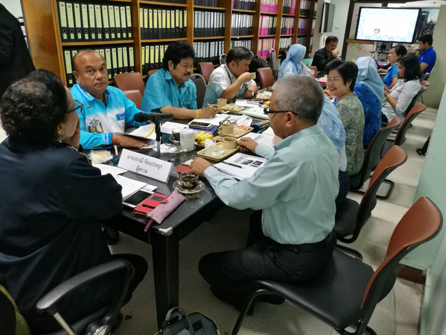 นางปราณี รัตนประยูร ผู้ตรวจราชการกรมการพัฒนาชุน ลงพื้นที่ติดตามผลการดำเนินงานฯ