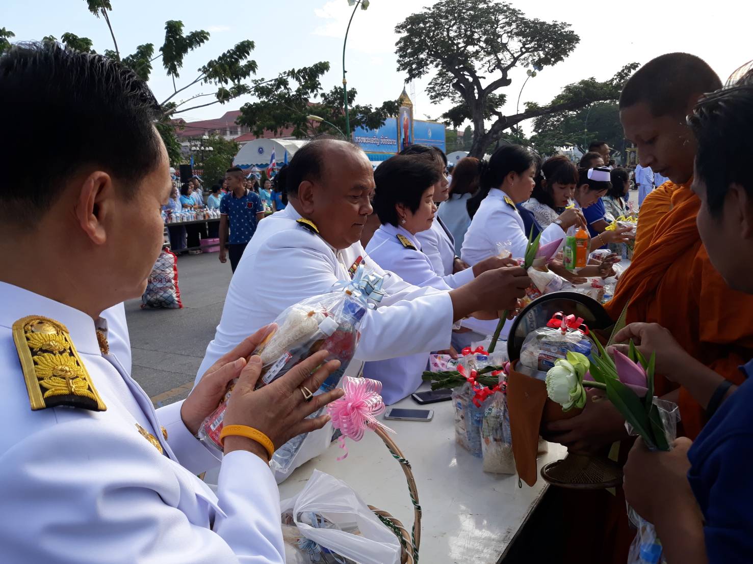 พช.ปัตตานี ร่วมพิธีลงนามถวายพระพรชัยมงคลสมเด็จพระนางเจ้าสิริกิติ์ พระบรมราชินีนาถ ในรัชกาลที่๙ เนื่องในโอกาสวันเฉลิมพระชนมพรรษา ๘๖ พรรษา ๑๒ สิงหาคม ๒๕๖๑