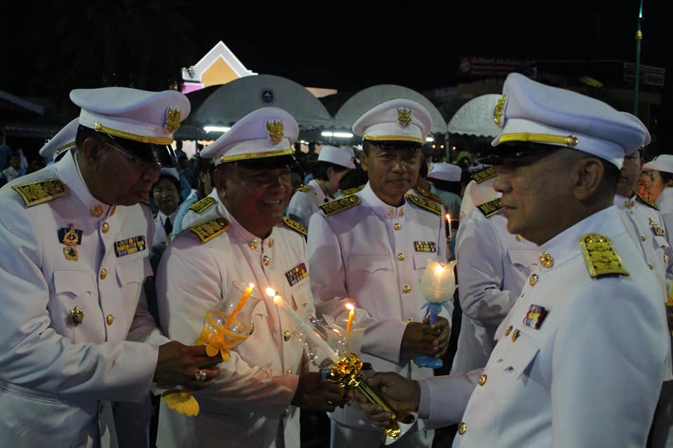 พช.ปัตตานี ร่วมพิธีวางพานพุ่มถวายเครื่องราชสักการะและจุดเทียนถวายพระพรชัยมงคลแด่สมเด็จพระนางเจ้าสิริกิติ์พระบรมราชินีนาถ ในรัชกาลที่ ๙ เนื่องในโอกาสวันเฉลิมพระชนมพรรษา ๘๖ พรรษา ๑๒ สิงหาคม ๒๕๖๑